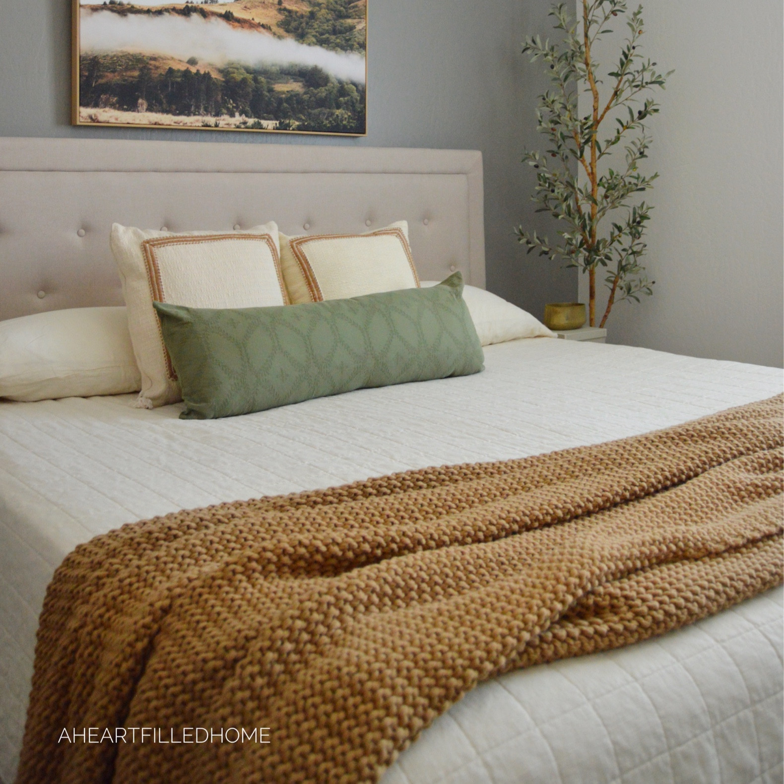 My favorite knit blanket is on sale today! Such a steal for this gorgeous blanket! #homedecor #bedroomdecor

#LTKFindsUnder50 #LTKHome #LTKSaleAlert