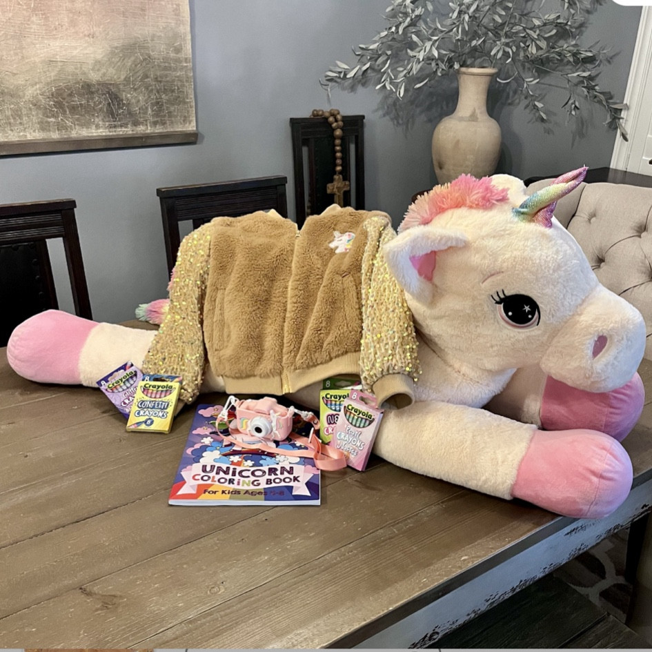 Gifts for Unicorn Lovers AKA My Daughter 🦄

unicorn gift, unicorn stuffy, unicorn camera, kids camera, unicorn coloring book, sparkle crayons, unicorn bomber jacket, glitter jacket, Amazon gifts

#LTKKids #LTKFindsUnder50 #LTKFamily