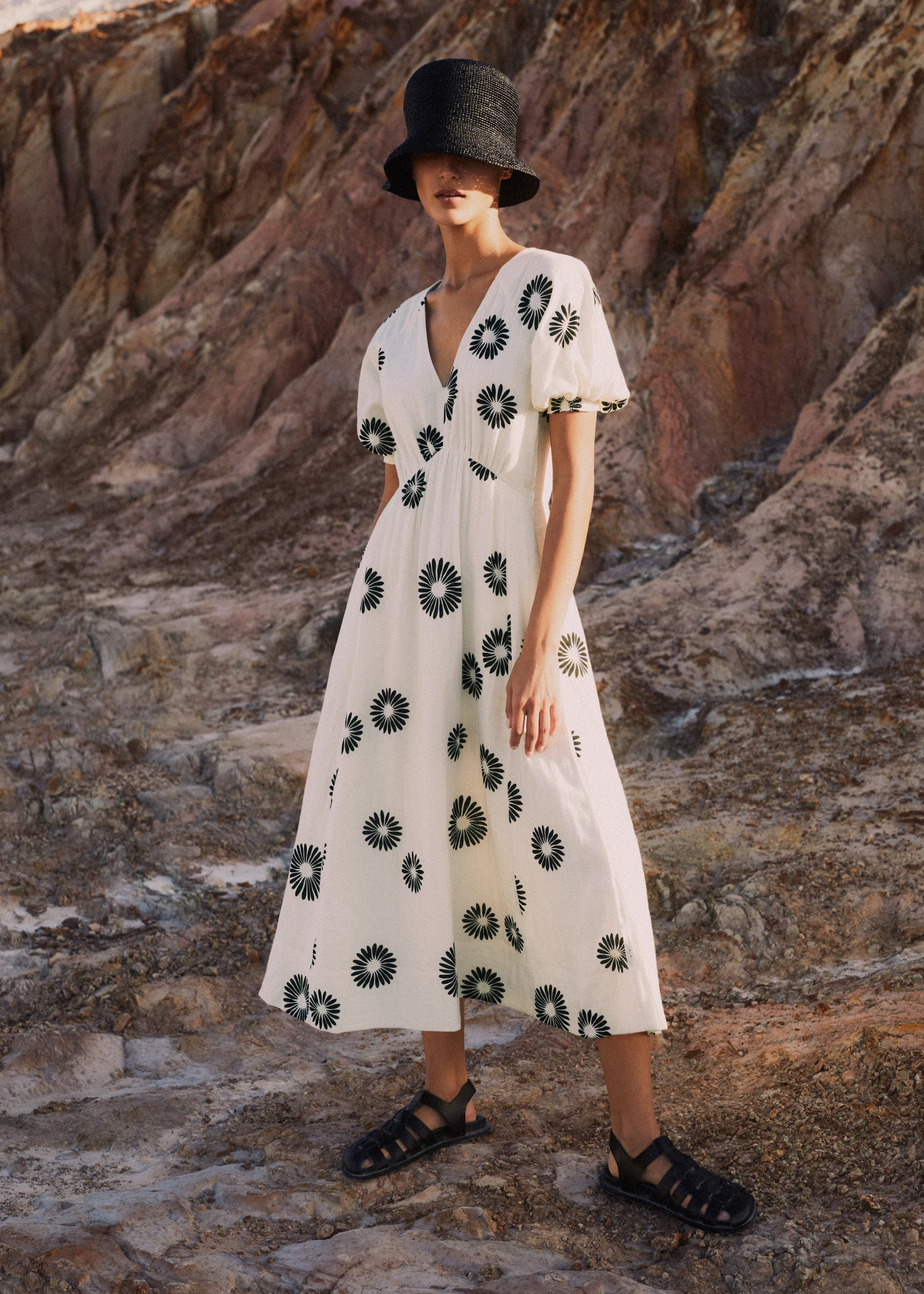 Women's Cream Cheesecloth Modern Daisy Print Midi Dress | ME+EM | ME+EM US