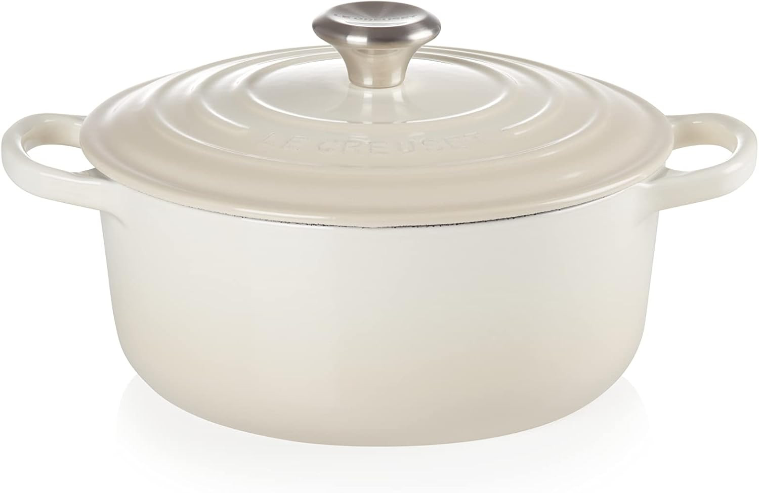 Le Creuset Signature Enamelled Cast Iron Round Casserole Dish With Lid, 20 cm, 2.4 Litres, Mering... | Amazon (UK)