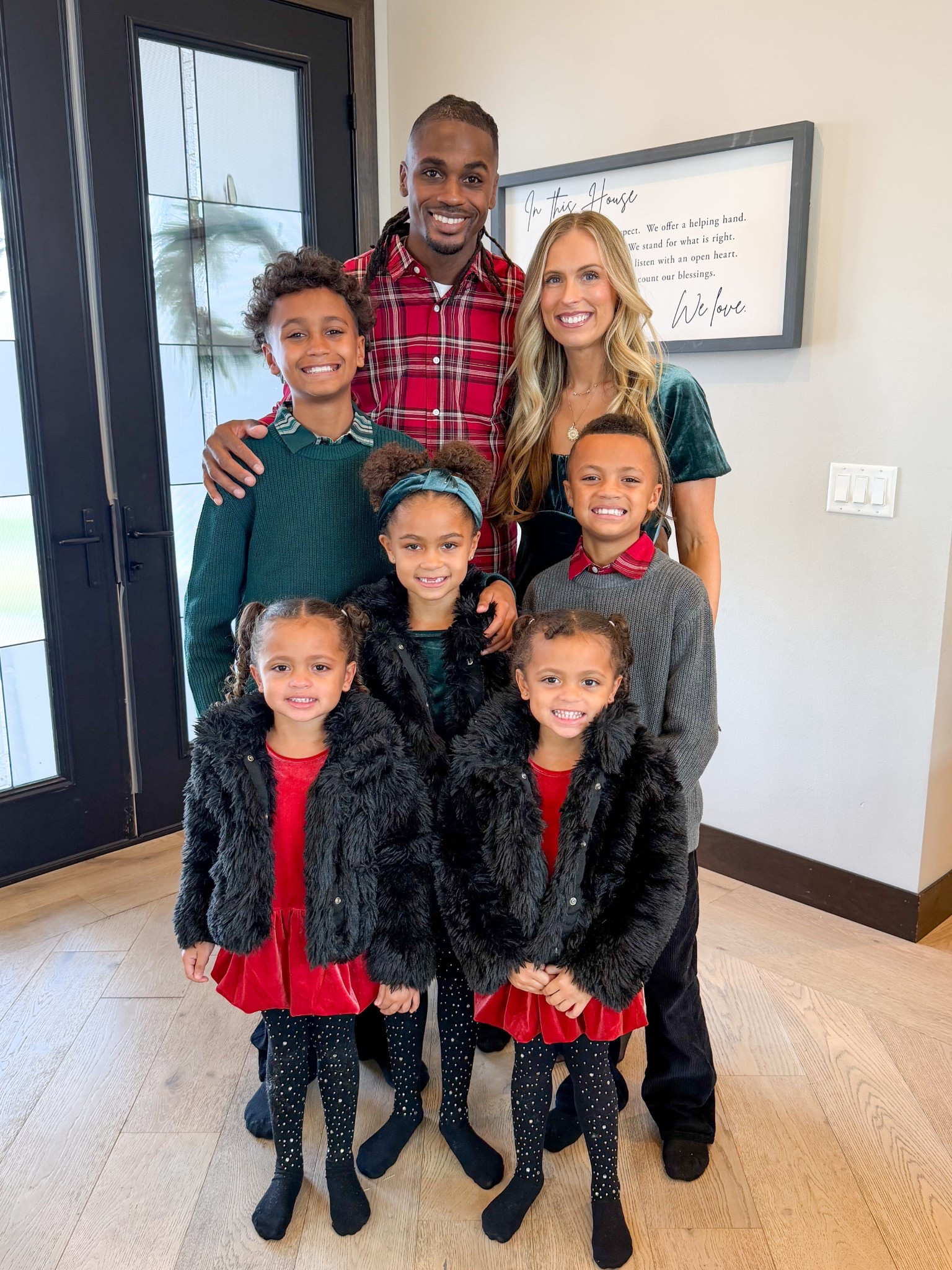 Family Holiday Outfits 🎄#TCPPartner

Everything is true to size! 



#LTKGiftGuide #LTKHoliday #LTKSeasonal