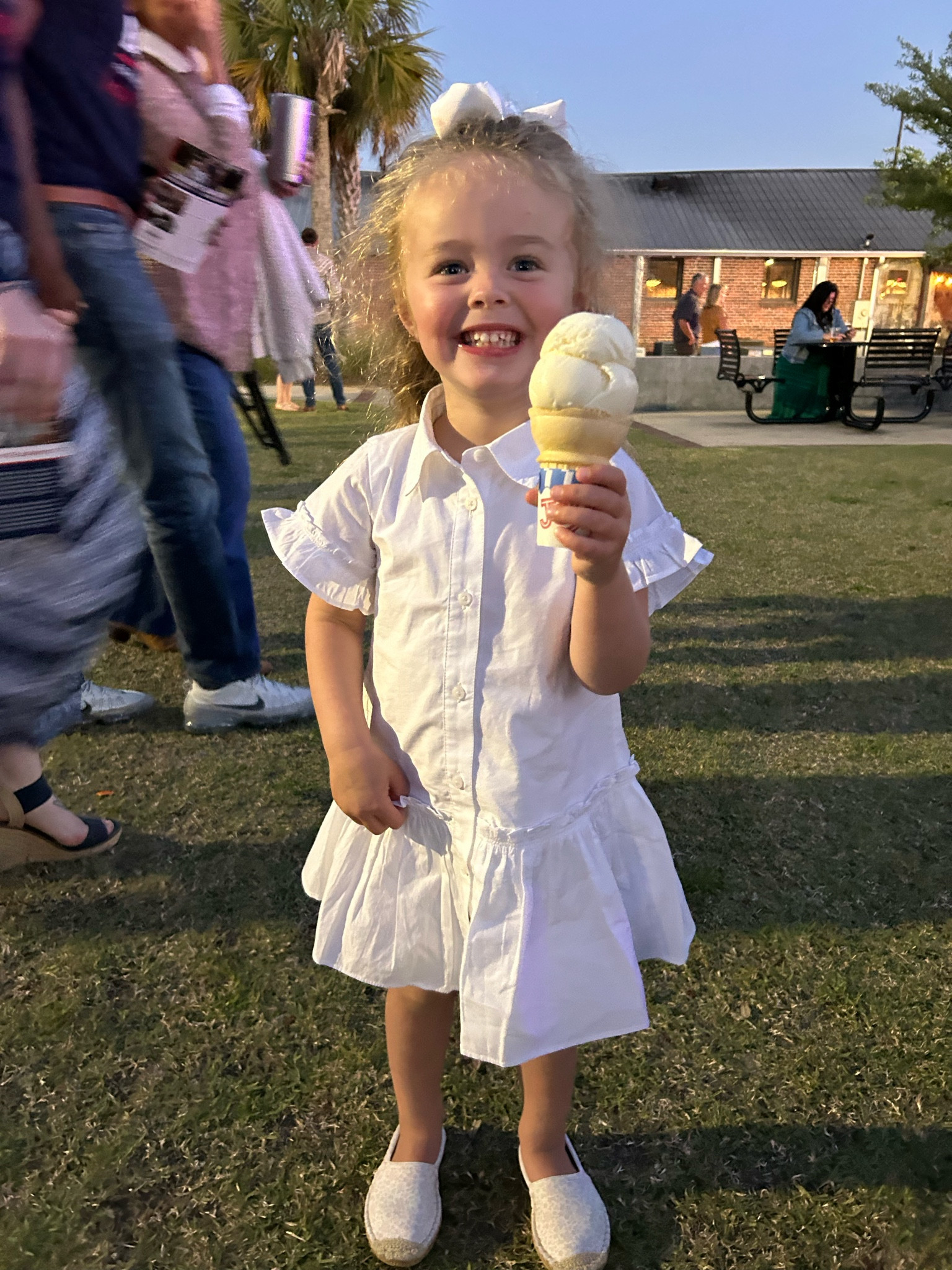 Toddler dress, children’s clothing, toddler girl dress, toddler poplin dress, white poplin dress, j. Crew kids

#LTKkids #LTKfindsunder50 #LTKsalealert