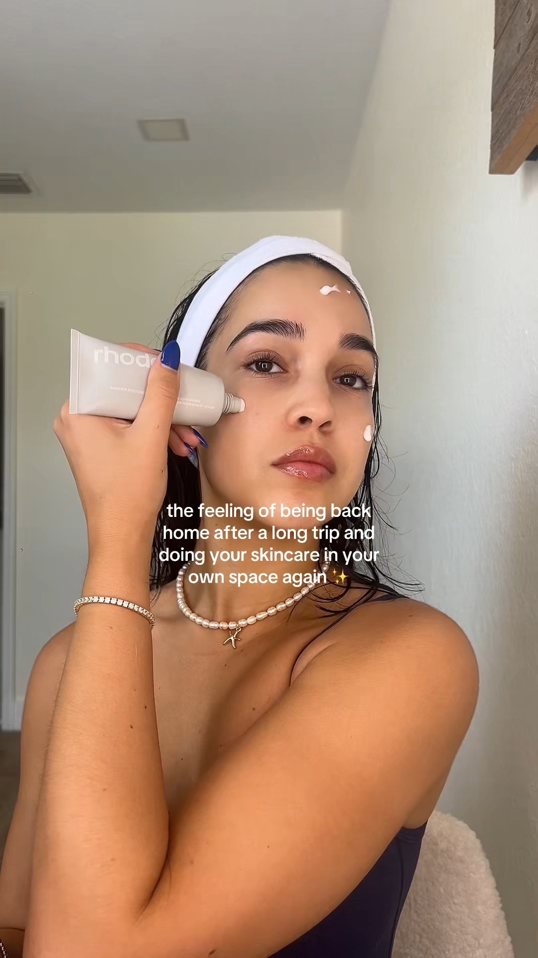 Dewy skin, glowy skin, dry skin, skincare routine, summer skincare, skincare routine, no makeup makeup

#LTKFindsUnder50 #LTKBeauty #LTKSaleAlert