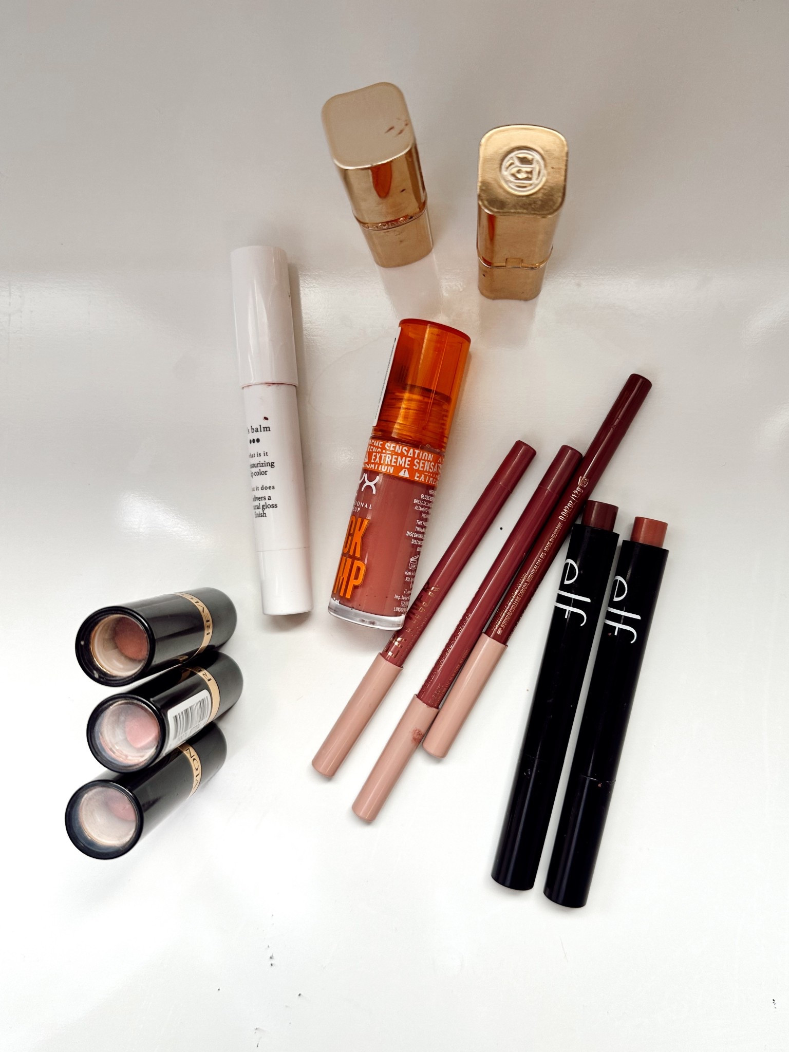 My favorite drugstore makeup that performs as good or better than high end! Today we're talking about lip faves.

Save this for your next trip to the drugstore, products are listed below.

1. @Maybelline NY lifter liner
2. @L'Oréal Paris color riche lipstick
3. @NYX Professional Makeup duck plump lip gloss
4. @revlon super lustrous lipsticks
5. @elfcosmetics pout clout pen
6. Julep it's balm lip balm

#makeupfavorites #affordablemakeup #drugstoremakeup


#LTKBeauty #LTKFindsUnder50 #LTKSaleAlert