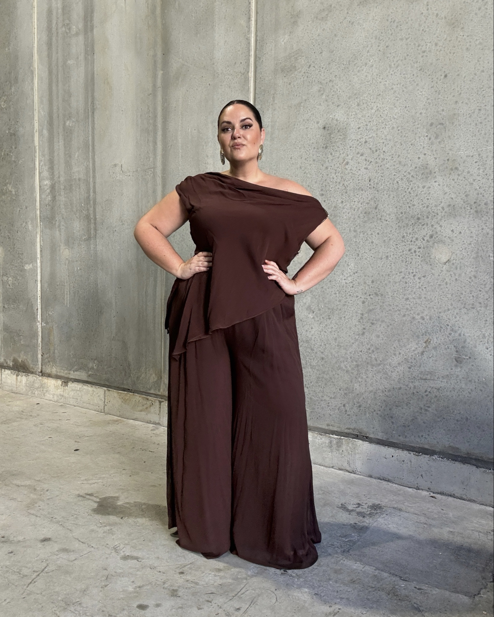 Ok but this set 🤎🫠

I’m absolutely in love with this little City Chic number for the summer, the loose flowy fit is perfection and fyi to all my shorter girlies - the pants are shorter! 


jewellery is from @de.vida.jewellery 

#LTKmidsize #LTKplussize #LTKcurves