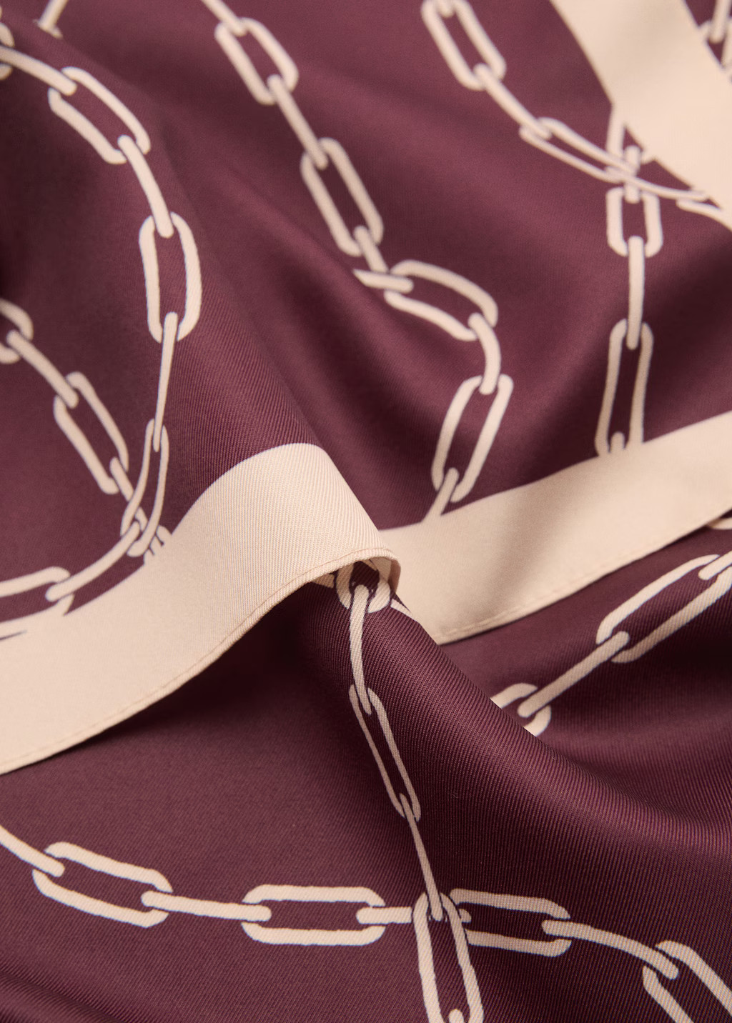 Chain-print scarf - Women | MANGO United Kingdom | MANGO (UK)