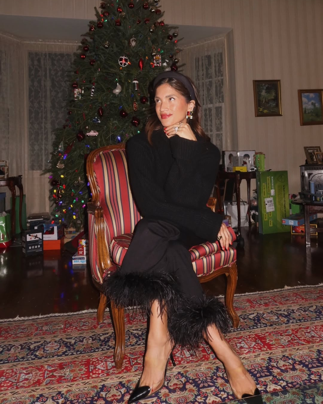 The last slide is Charlie overwhelmed with Christmas JOY🥰

#LTKHoliday #LTKdayinmylife