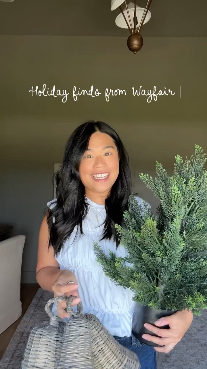 ✨My Favorite Wayfair Holiday Finds✨
From cozy accents to festive tabletop pieces, these Wayfair holiday treasures make it easy to turn your home into a space where guests feel welcome to linger. 🎄✨

Wayfair truly has something for every style and every home—so whether you’re hosting, decorating, or gifting, these pieces will leave a lasting impression all season long.

Shop my curated holiday picks here ⤵️

#Wayfair #WayfairPartner #ad @wayfair

#LTKStyleTip #LTKHome #LTKSeasonal