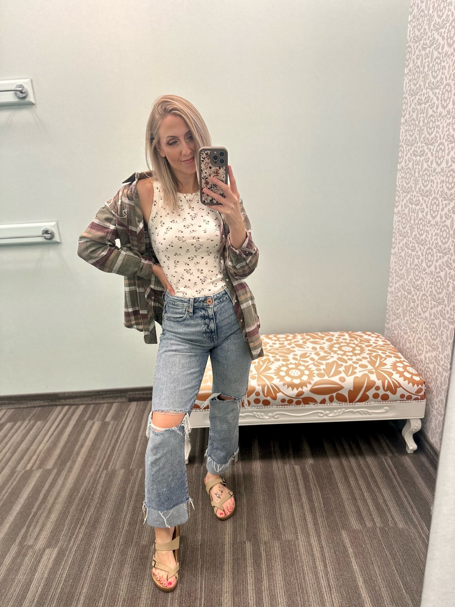 Wearing small in tops and 4 in Edgely

#LTKootd #LTKmomlife #LTKSaleAlert