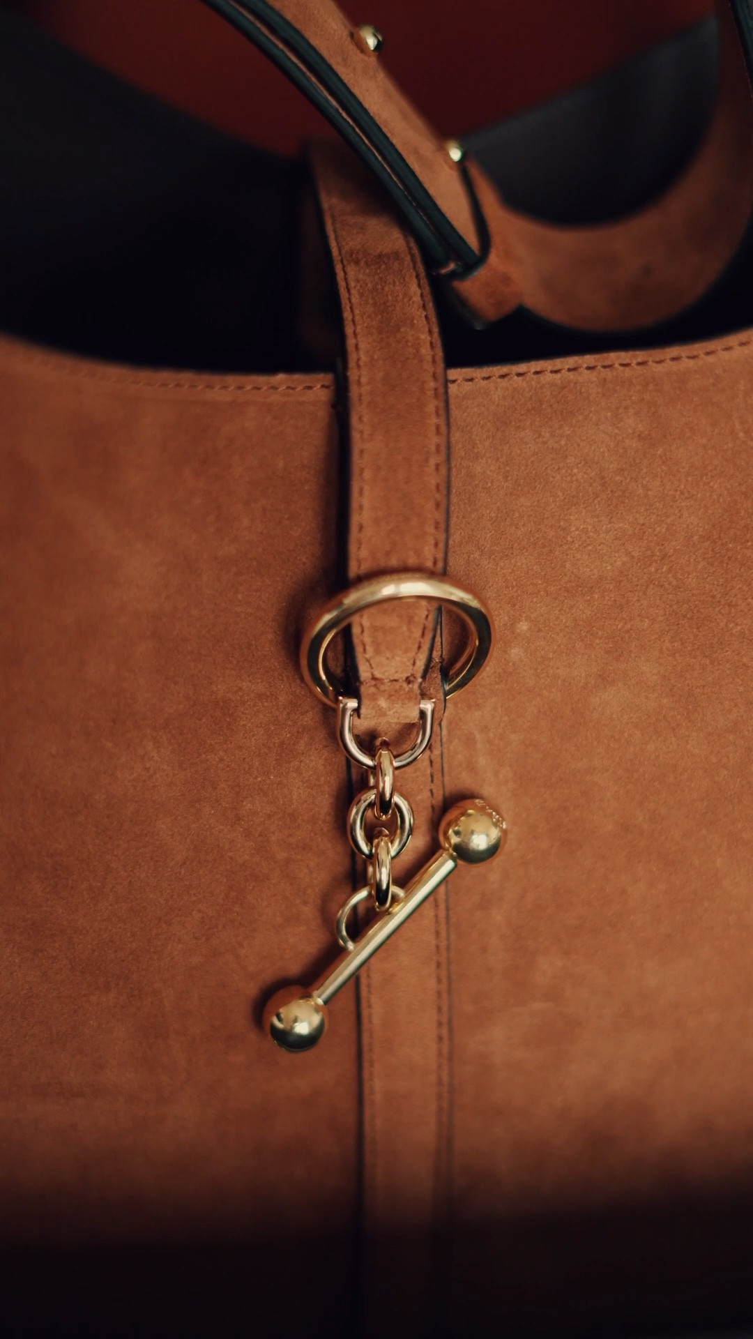 The  Strathberry Kite Hobo Maxi bag 👜

#LTKluxury #LTKstyletip #LTKworkwear