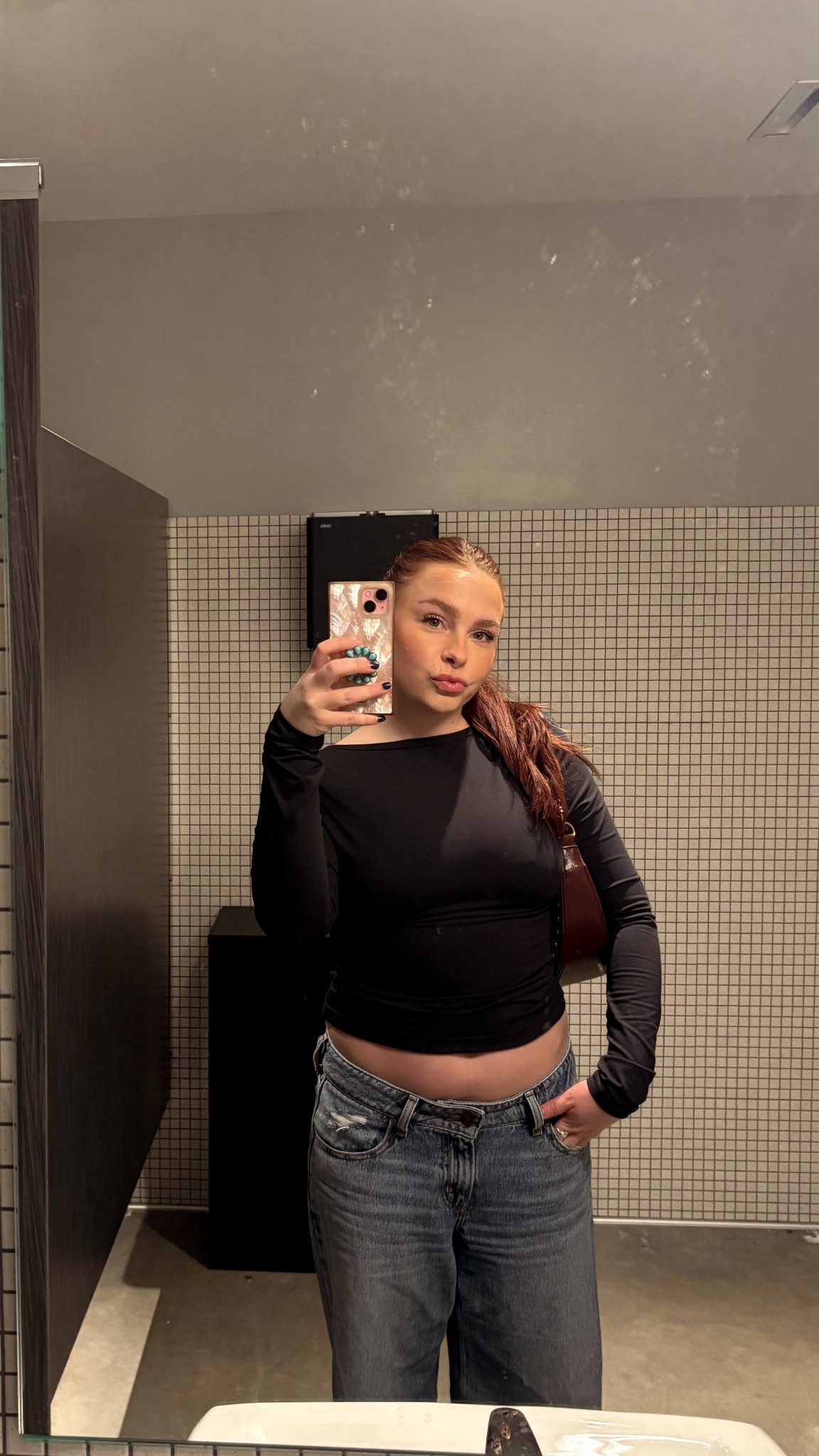 Baggy jeans are so back! I sized but by x2 to get my desired baggy jean pairs so well with a boat neck top @levi @amazonfindsandfashion 