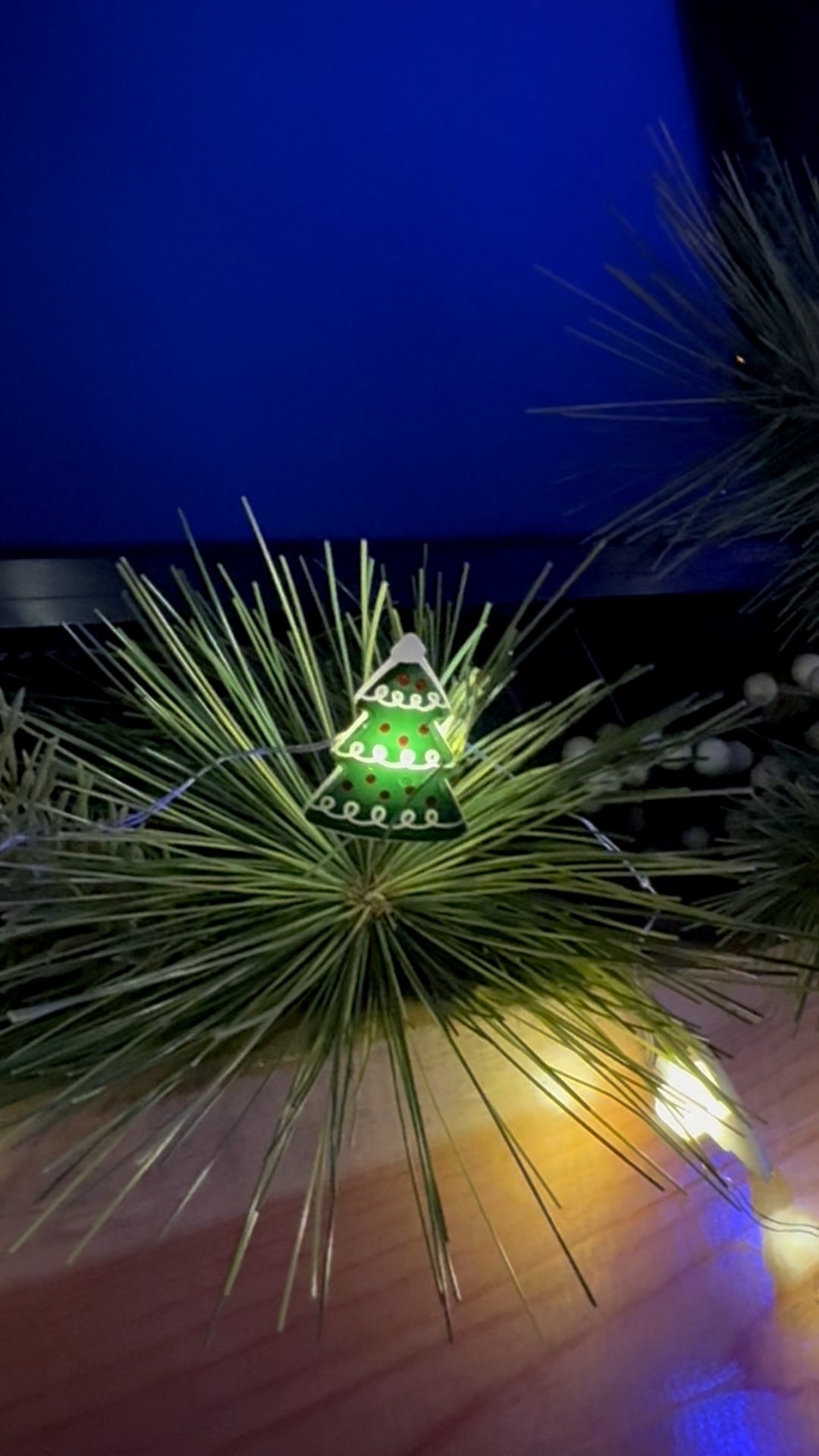 Christmas tree lights (battery pack operated) and garland for the mantle🎄

#LTKHoliday #LTKHome #LTKSeasonal