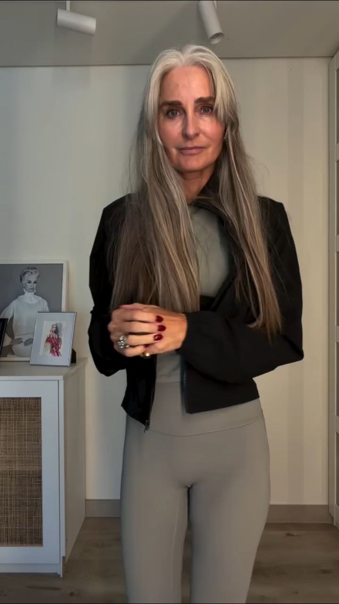 Morning exercise class followed by lunch with good friends. 
#ootd #bestager #lunchdate #greyhair