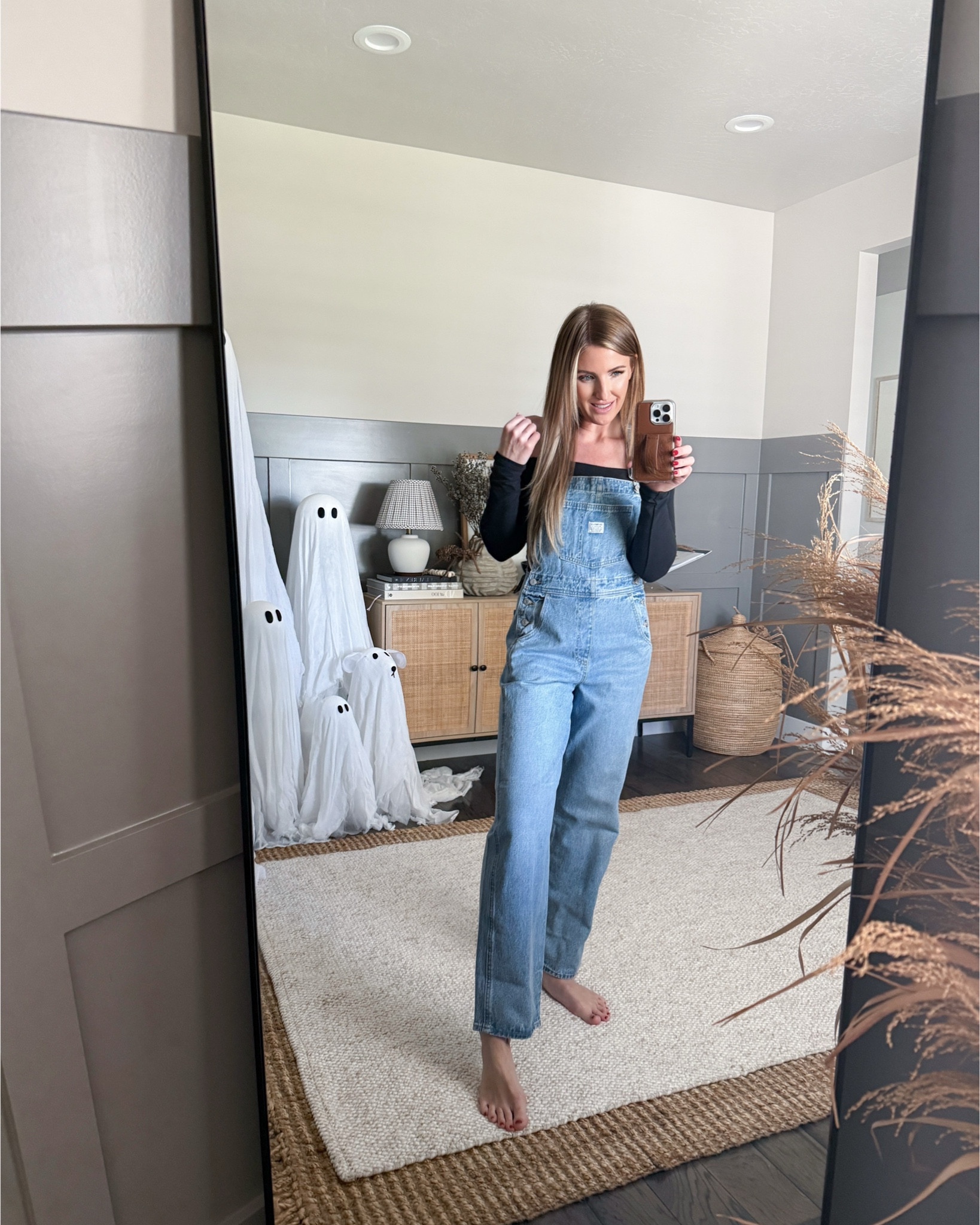 These are hands down my favorite overalls. I got them last year & I still get asked about them every time I wear them. Paired with the softest off-the-shoulder tee that lets me skip the bra (bless). This is basically my fall uniform. Effortless, flattering, & somehow still cozy. I paired this outfit with my UGG Clogs. Size small in both.


Levi’s overalls - women’s overalls outfit - best denim overalls - comfy fall outfit - no bra top - built in bra tee - bra free top - fall outfit ideas - off the shoulder long sleeve - fall layering outfit - cute and comfy outfit - everyday fall outfit - wardrobe staples fall - casual fall outfit - mom outfit ideas - comfy fall fashion - fall outfit with overalls - fall outfit no bra - fall capsule wardrobe - denim and off the shoulder outfit - soft cotton top - Levi’s women’s denim

#LTKU #LTKStyleTip #LTKActive