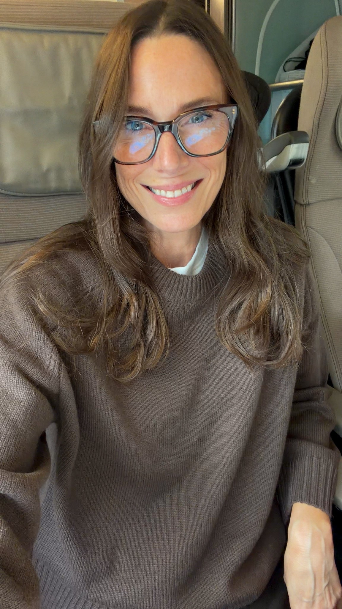 Beautiful brown wool-cashmere jumper from Reiss

#LTKuk #LTKautumn