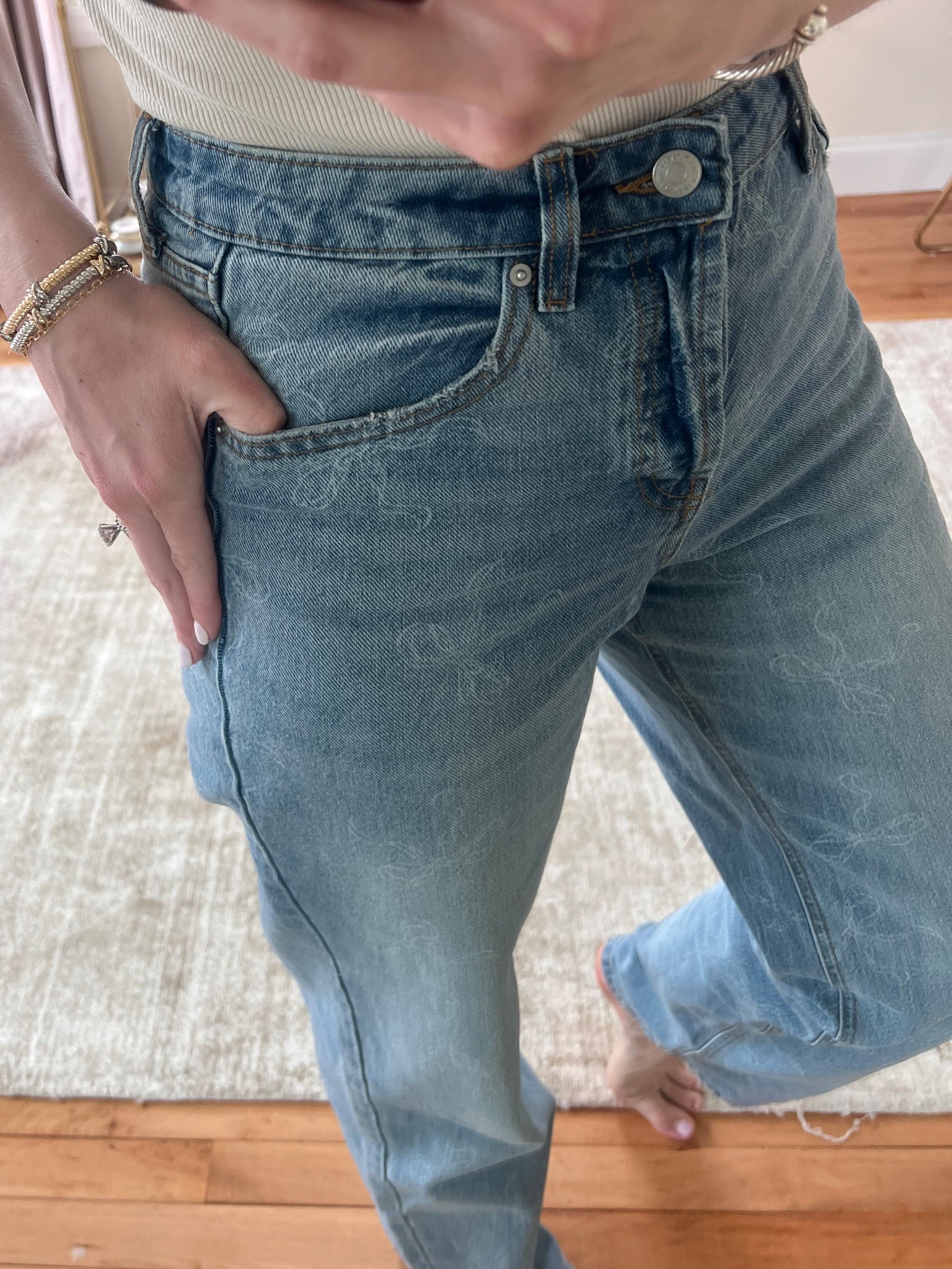 Target jeans! Under $30 🎀 
#target #jeans

#LTKSeasonal #LTKFindsUnder50