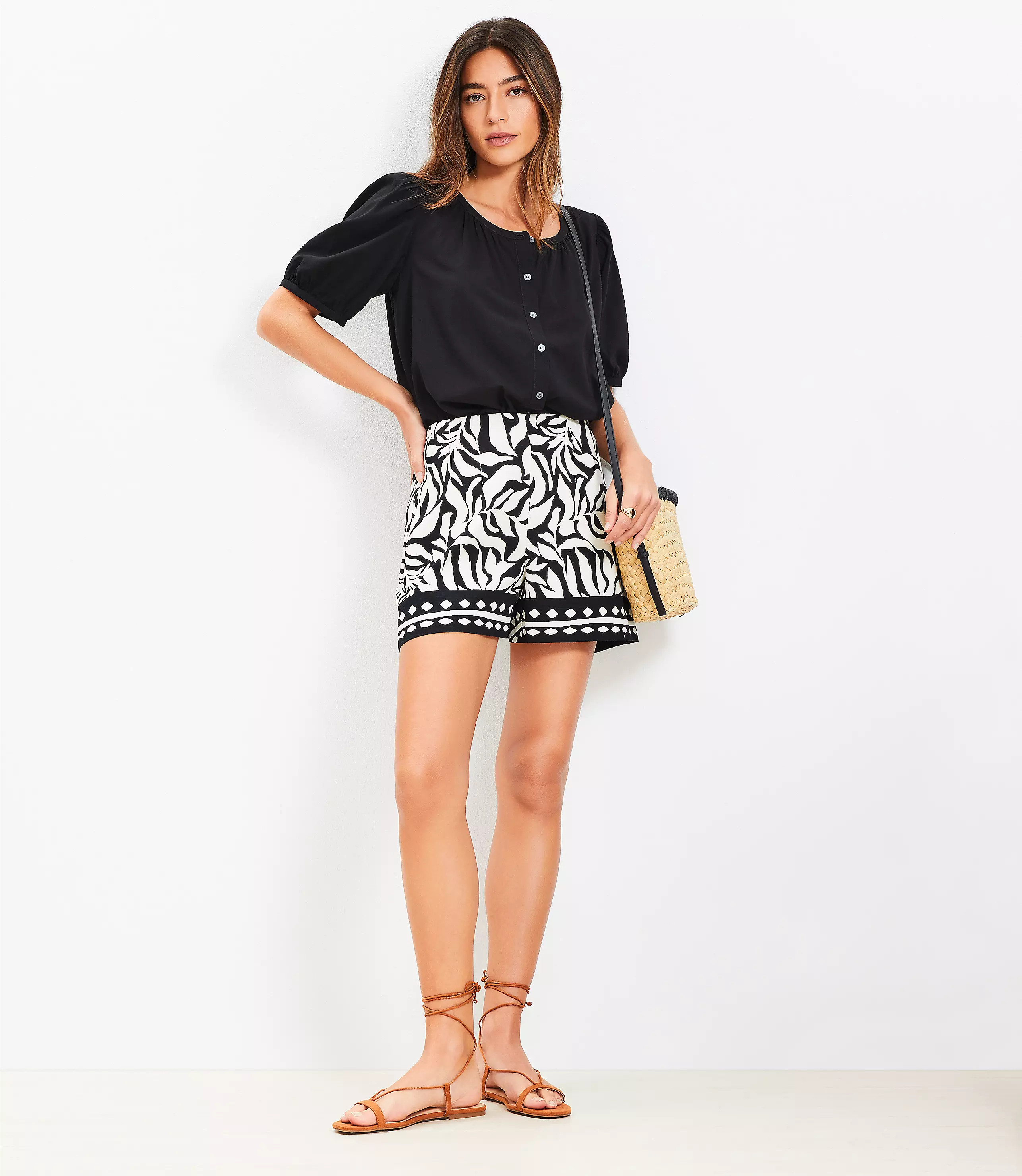 Fern Darted Side Zip Shorts | LOFT