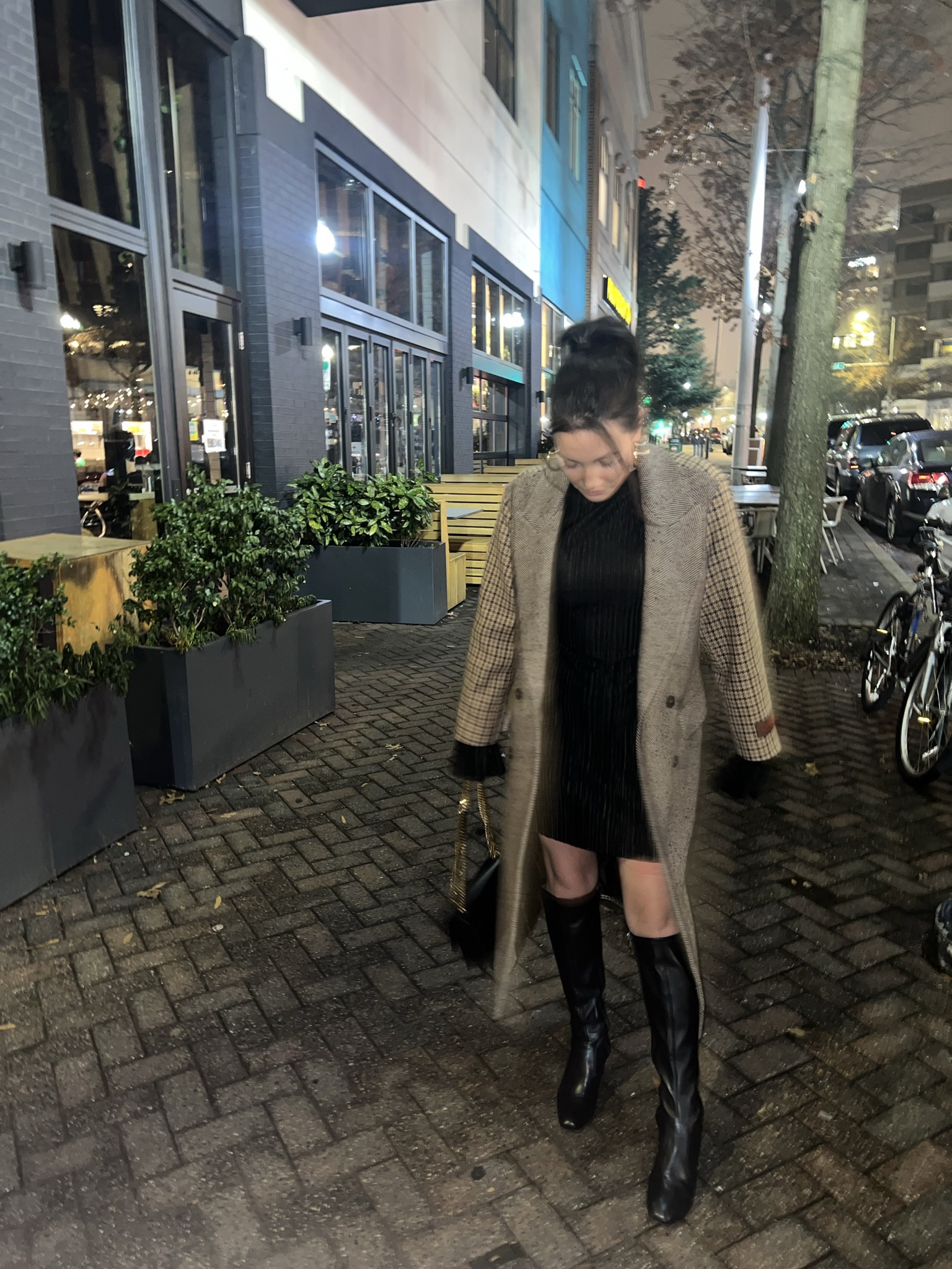 dinner attire 🤎🤍🩶


Coat link: https://www.ottodame.com/en_us/woolblend-coat-with-contrasting-sleeves-rff-dg5877-1921.html

#LTKbeauty #LTKshoecrush