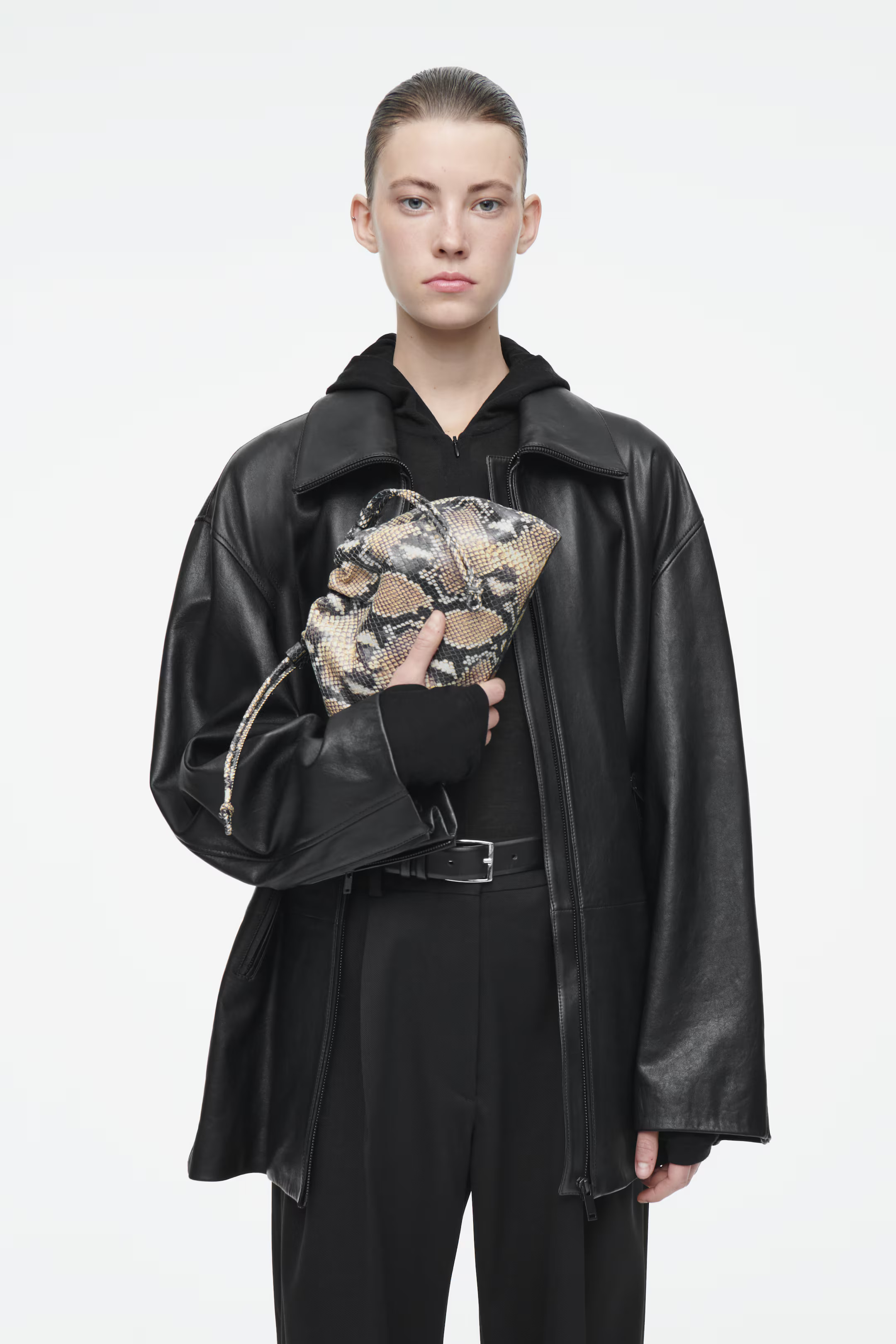 MINI CAVATELLI CLUTCH - LEATHER | H&M (UK, MY, IN, SG, PH, TW, HK)