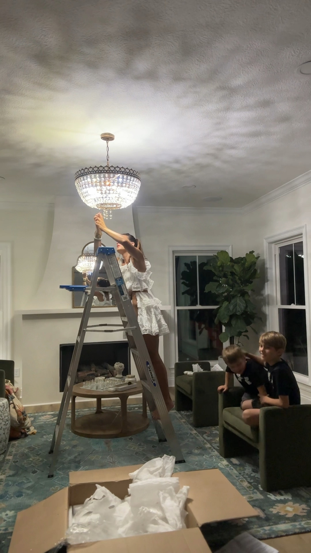 Chandelier 
LOVE

#LTKHome #LTKVideo #LTKStyleTip
