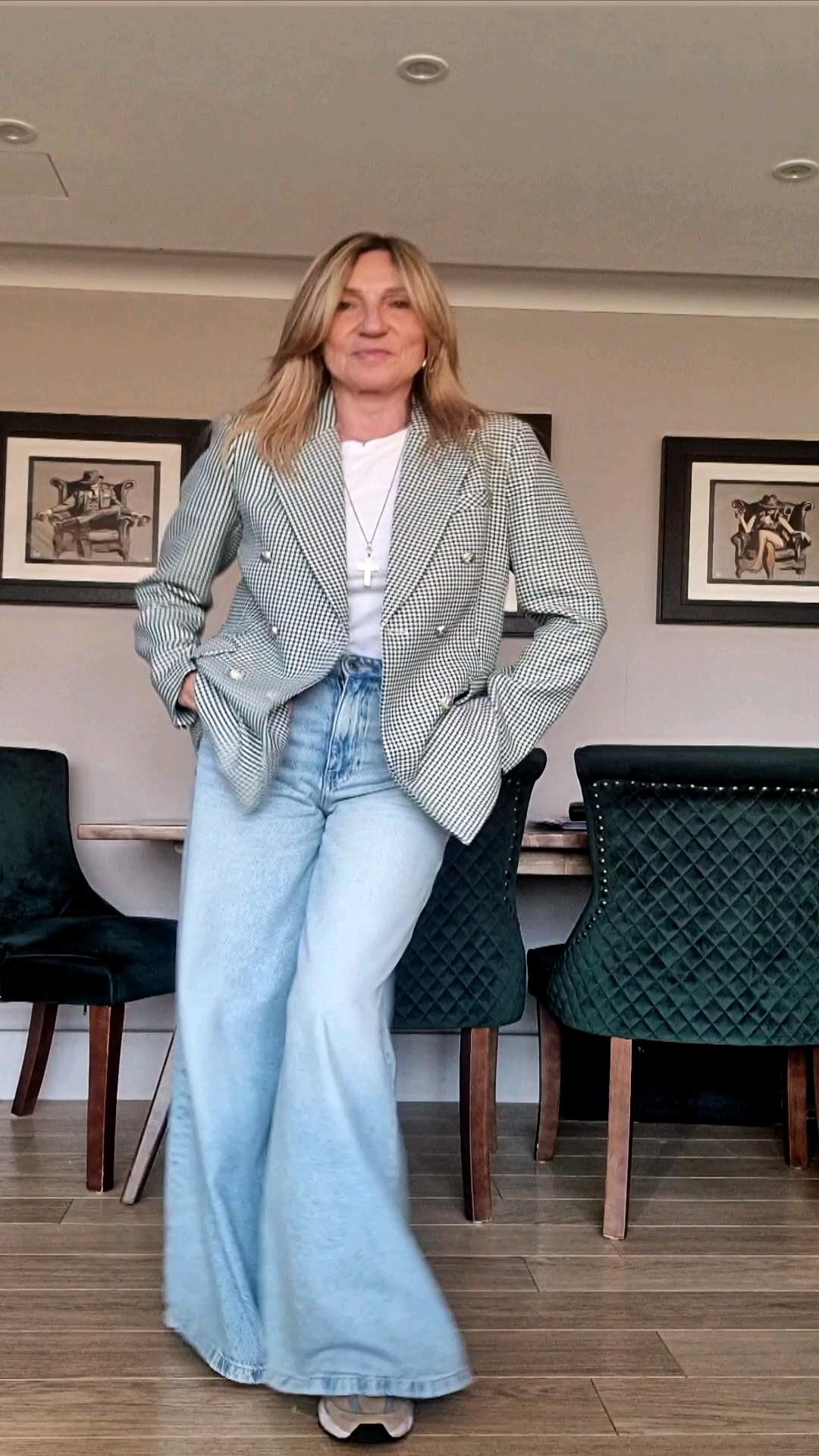 Oversized check blazer, white tee and palazzos

#LTKuk #LTKeurope #LTKautumn