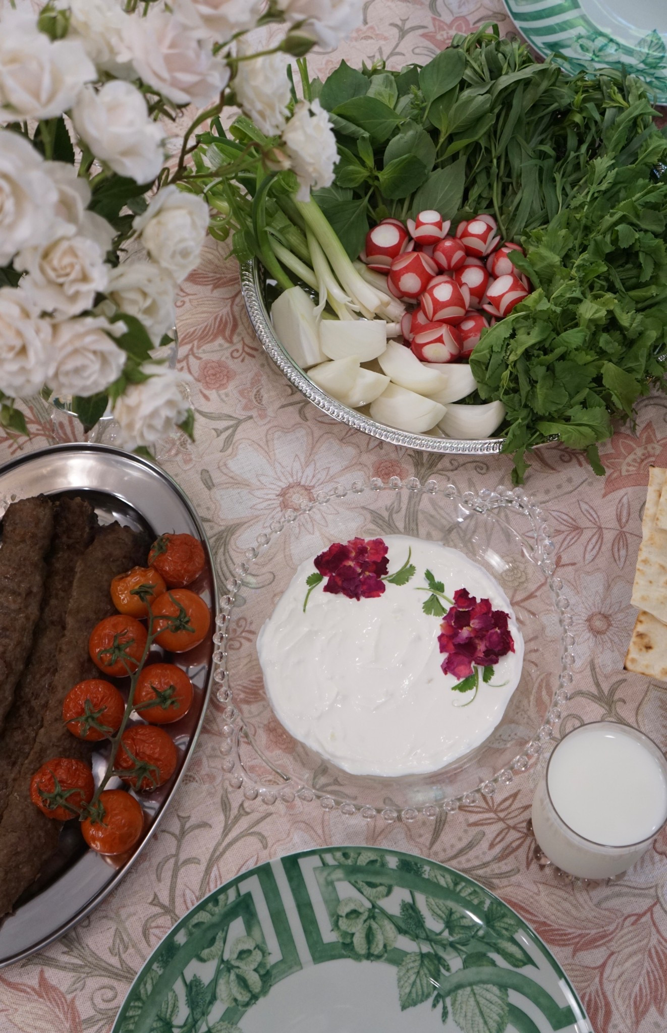 Elevate the art of hosting with multifunctional serveware and versatile tablecloths that you can use over and over again for intentional gatherings. 👌🏻

#LTKdayinmylife #LTKfoodie #LTKHome