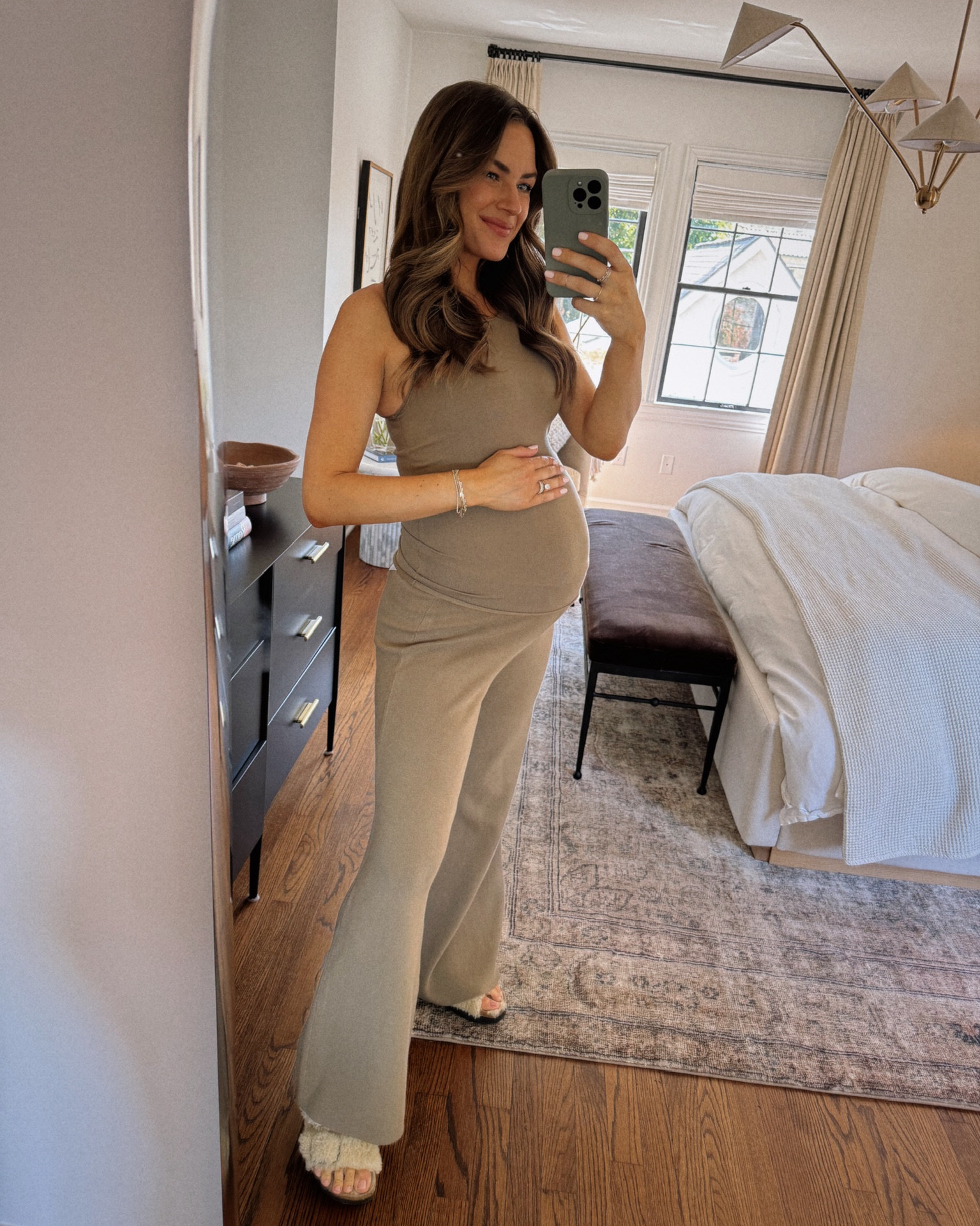 Splendid x Cella Jane Collab 🤎
Living in loungewear sets these days and this collab elevates comfort & style! Wearing a size Small in both top & bottom. The pants are stretchy - could have went down to an XS even 9 months pregnant! Comes in multiple colors!


Neutrals, lounge set, comfy, flare pants, tank, tank top, sweater weather, sweater, cozy



#LTKBump #LTKStyleTip