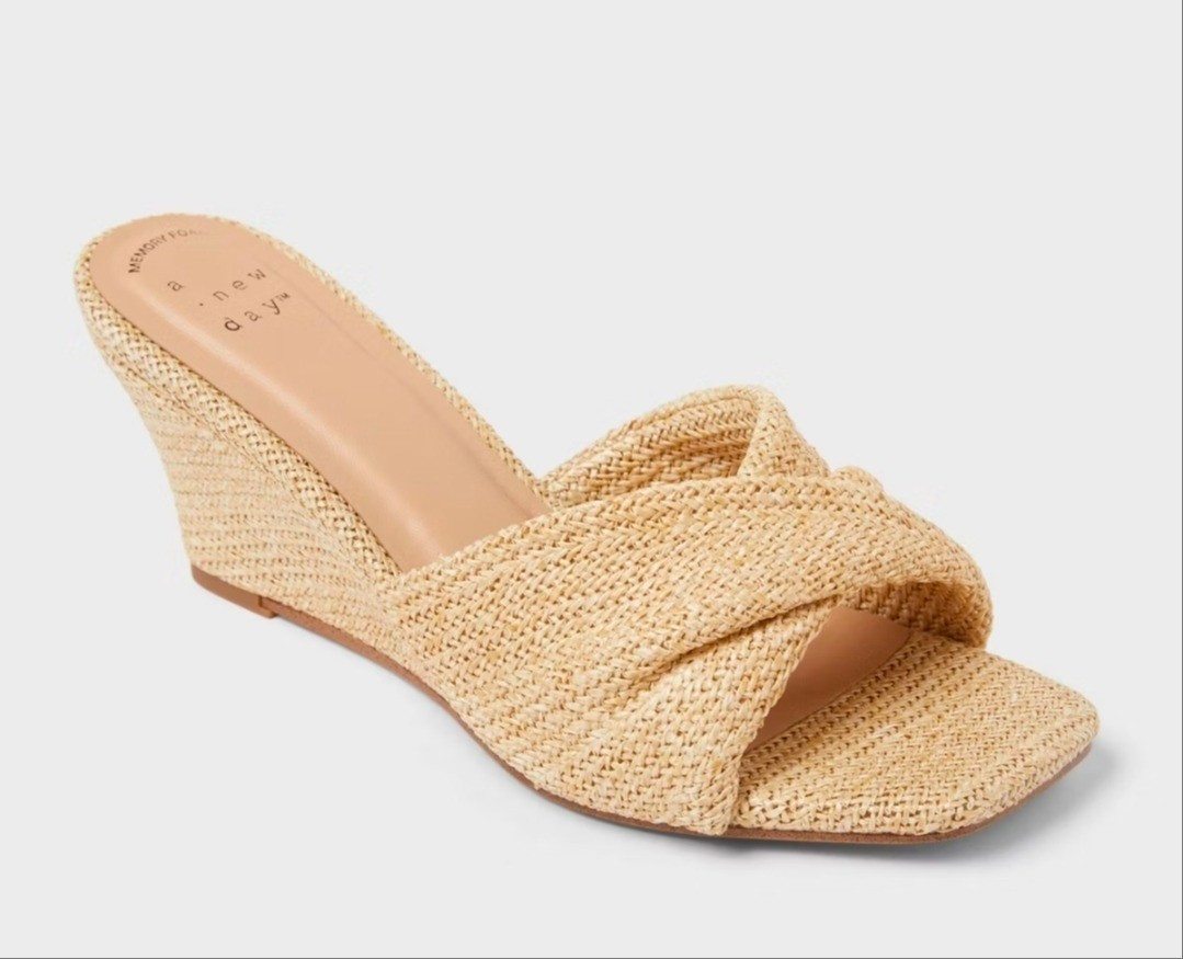 Spring sandals

#LTKSeasonal #LTKdayinmylife