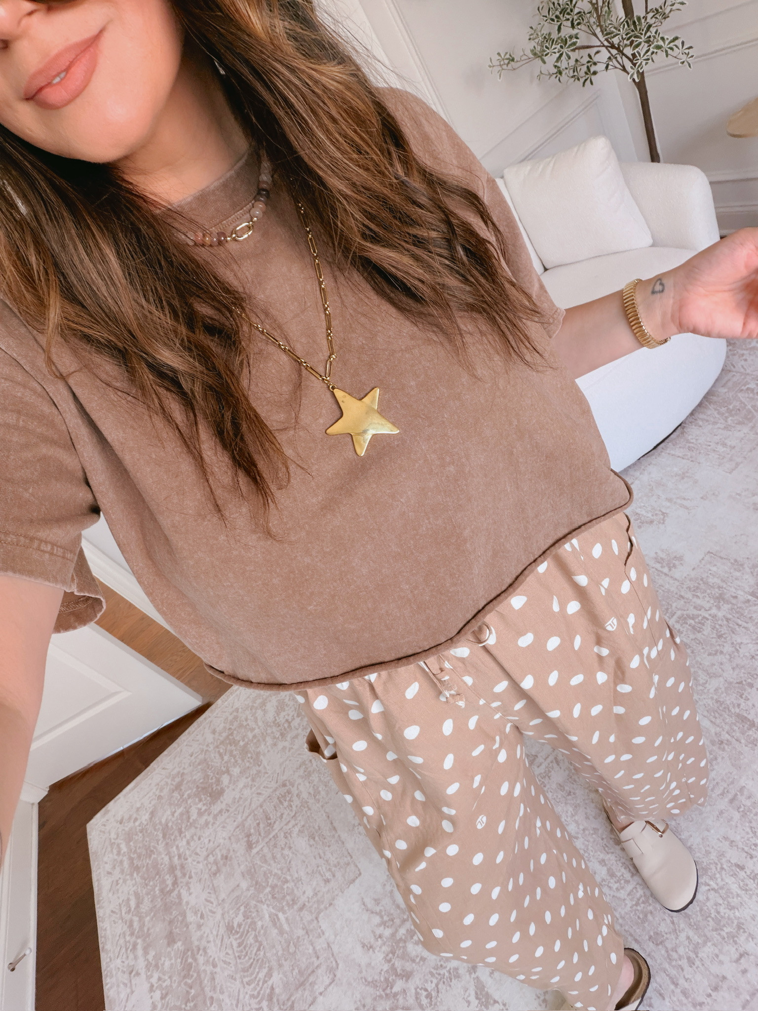 wearing an XL in the top, L in the bottoms 

 #LTKSeasonal #LTKMidsize