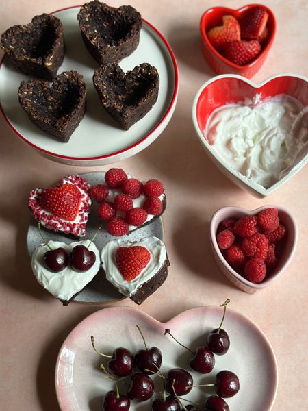 Build your own yogurt cup parfaits, the perfect Valentine’s or Galentine’s brunch idea❤️

#LTKhome #LTKparties #LTKSeasonal