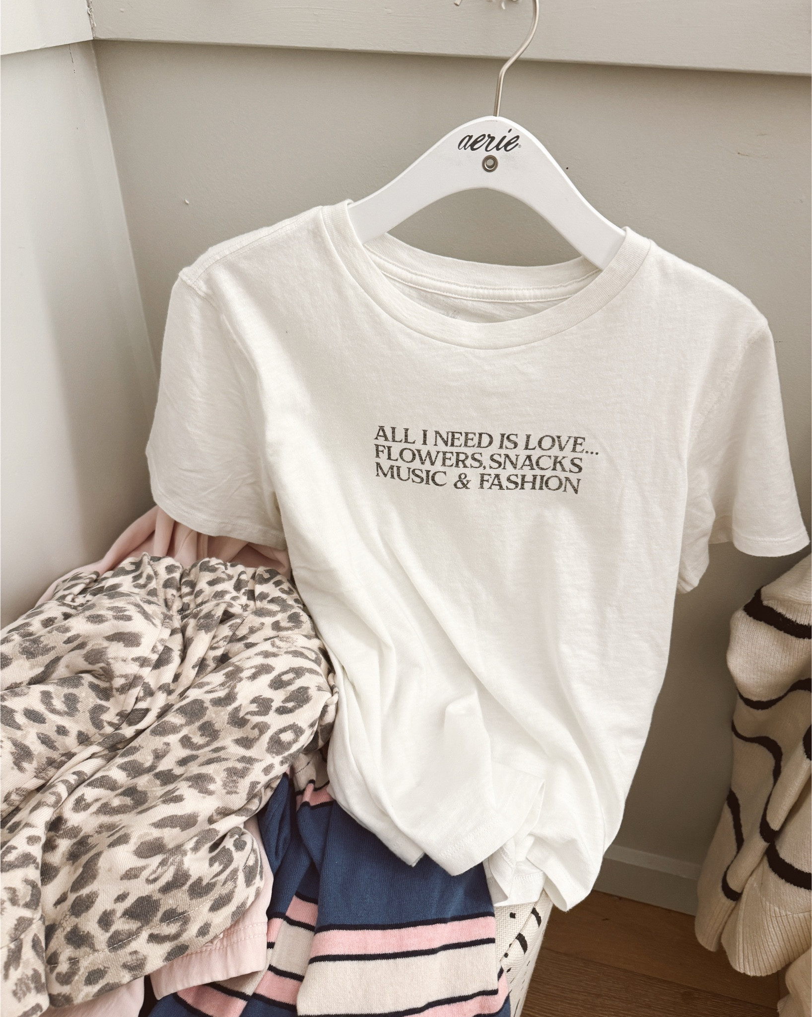 all I need is love, flowers, snacks, music & fashion 🩷🎶🌸 30% off this tee and pants 

#LTKsale #LTKmidsize #LTKstyletip