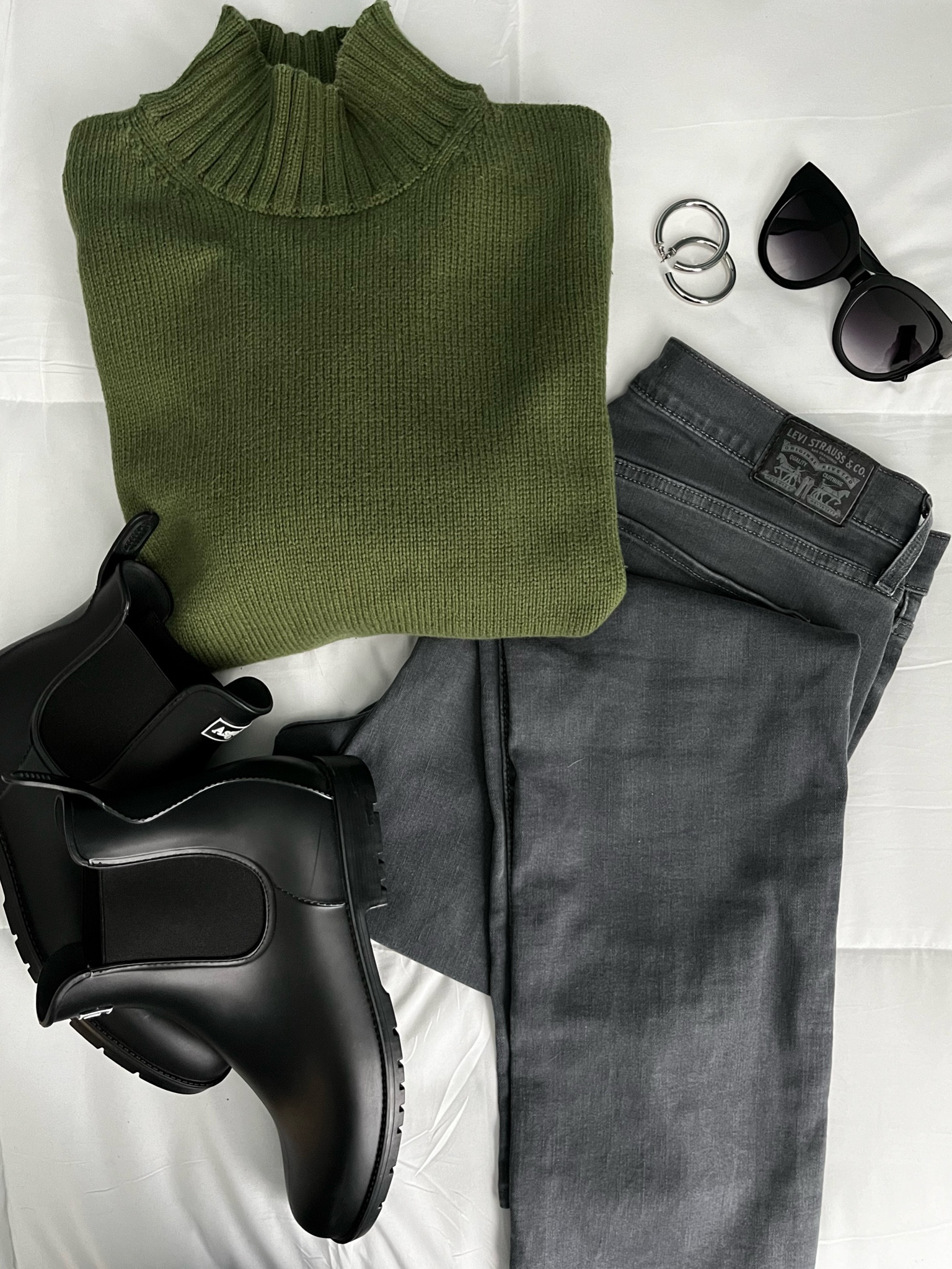 Winter wear for slushy, snowy days.

This is a go-to outfit for an out-and-about-town day of errands in January in the Midwest.

Comfy, warm, and dry.

#LTKstyletip #LTKmidsize #LTKover40