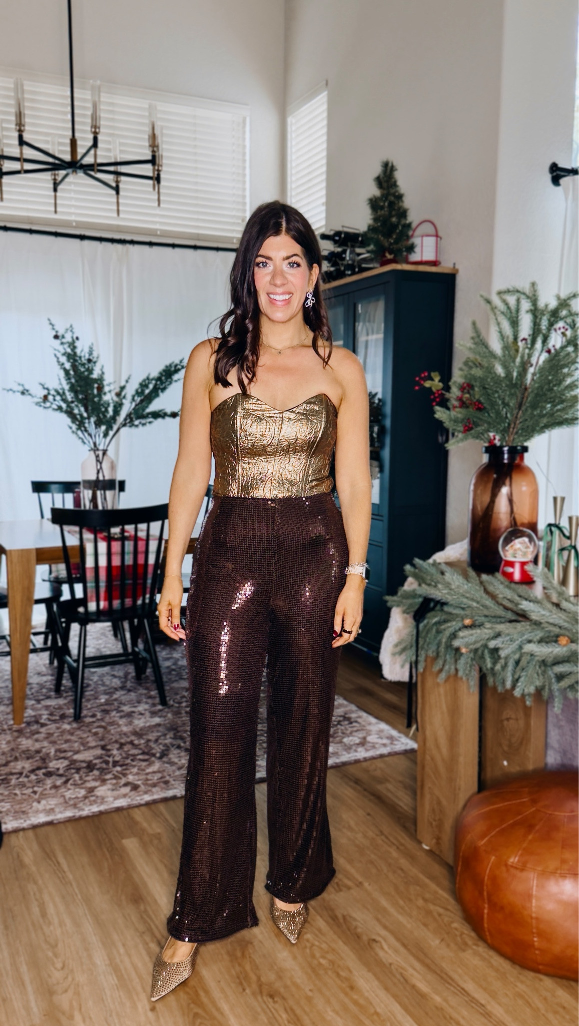 Holiday H&M haul
In a medium gold corset top
Medium sequin pants 

#LTKHoliday #LTKSaleAlert #LTKMidsize