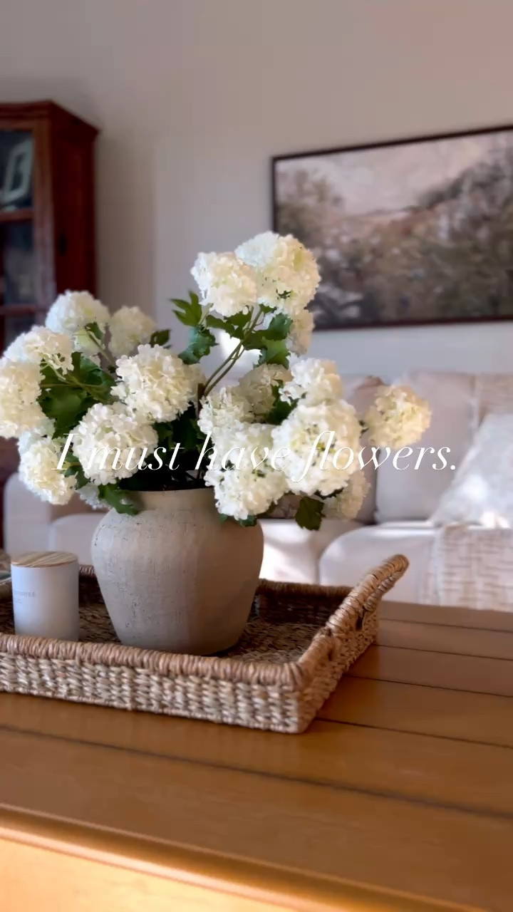 Spring living room, cottage spring decor, cottage core living room, modern cottage floral spring decor, cozy cottage living room

#LTKHome