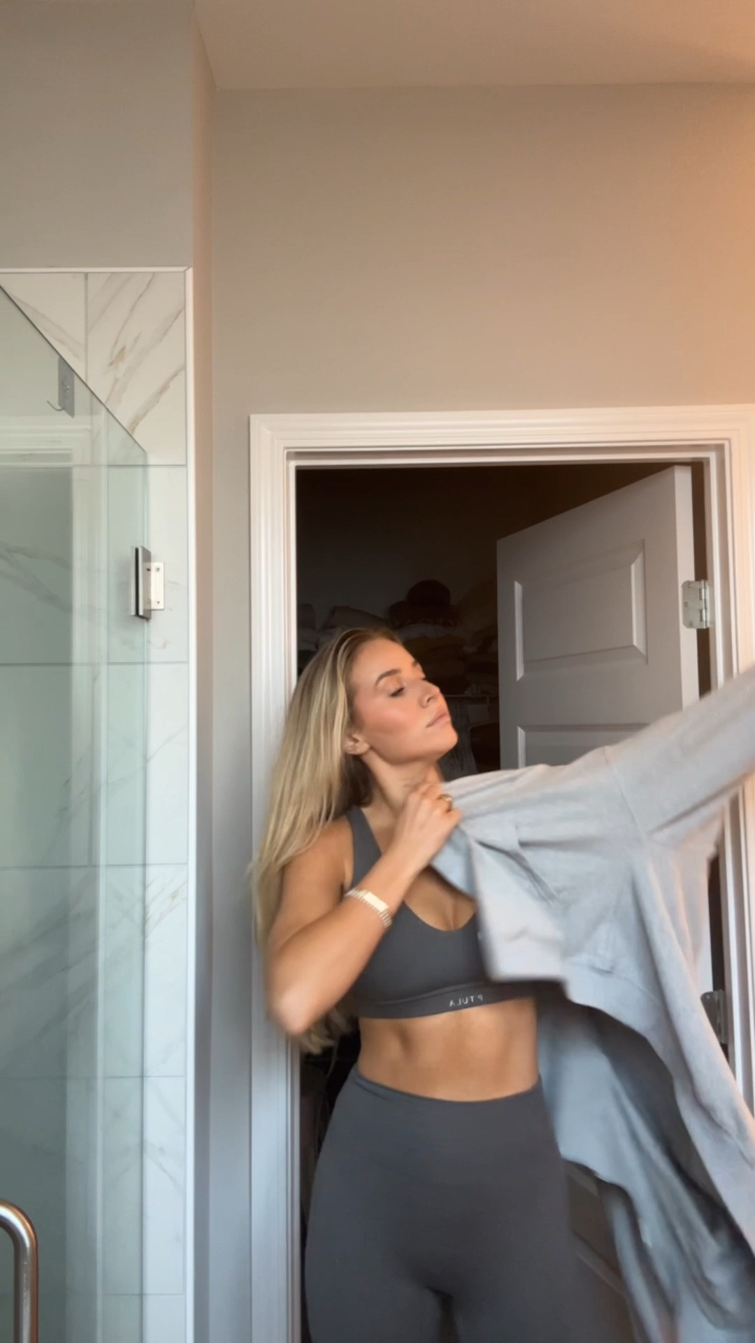 favorite activewear😭 wearing medium in both - code “ELLEN"

#LTKActive #LTKFitness #LTKVideo