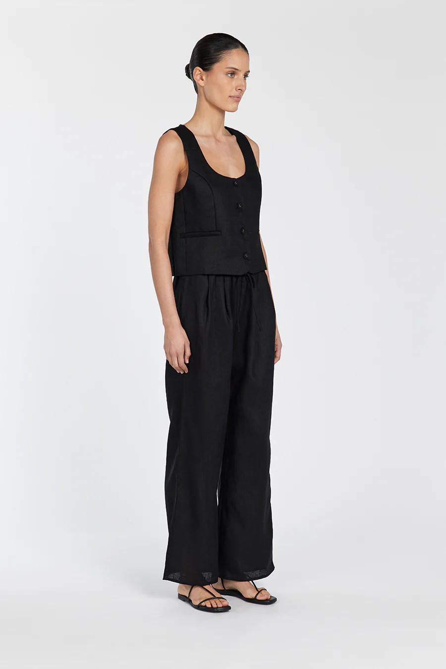 OSCAR BLACK SCOOP NECK LINEN VEST | DISSH