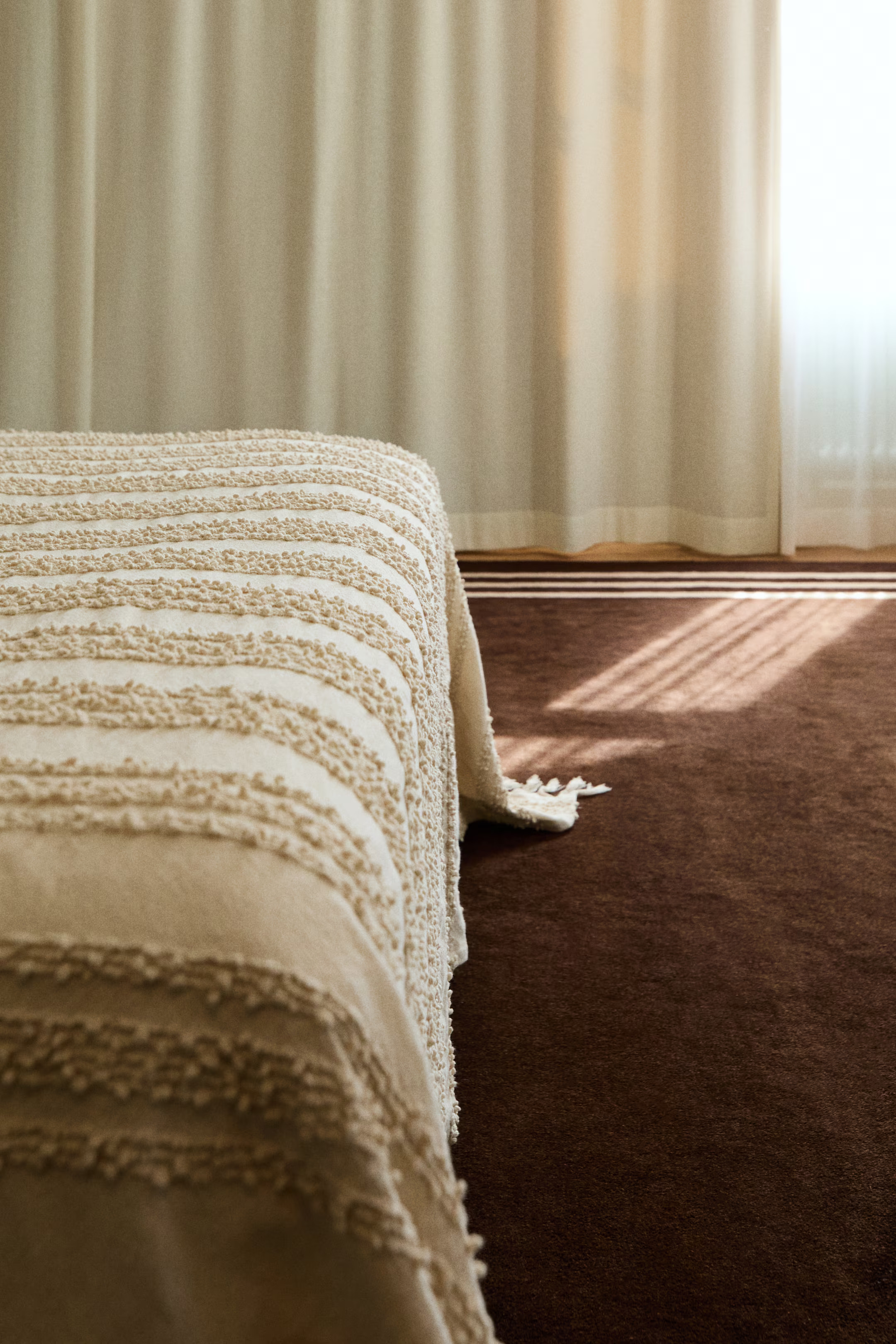 Textured Cotton-Blend Bedspread | H&M (US + CA)