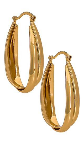 Oval Hoop Earring in Gold | Revolve Clothing (Global)