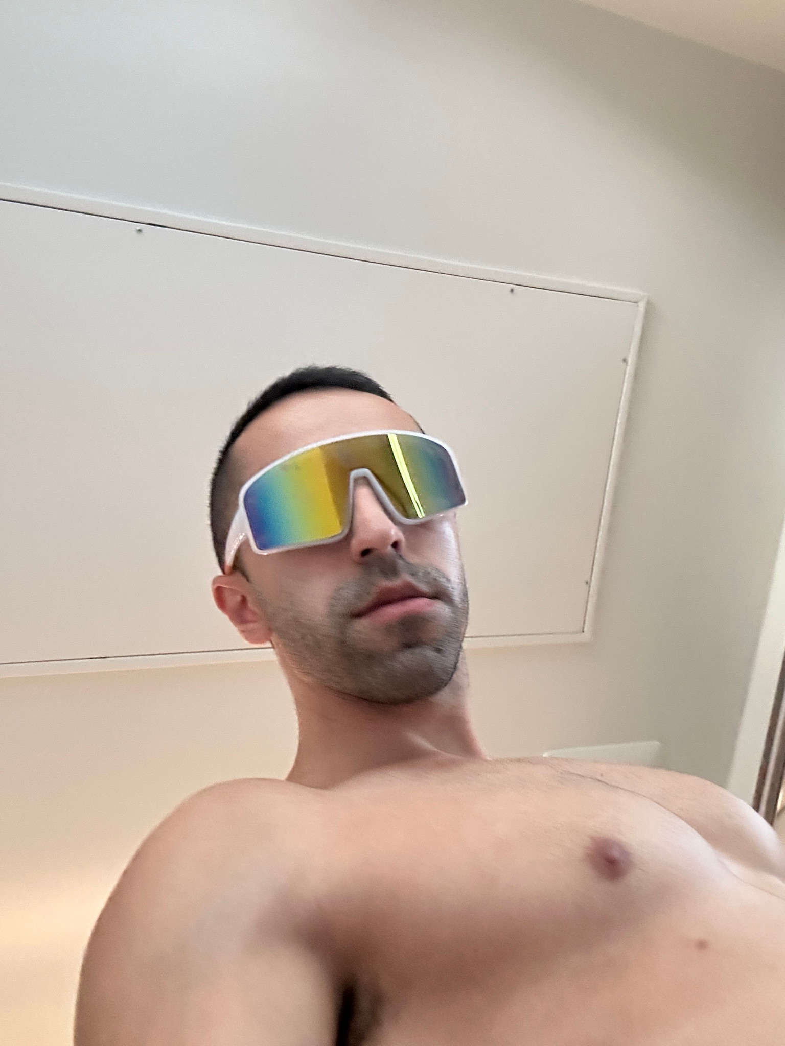 Men's Shield Sunglasses with Mirrored Lenses

#LTKStyleTip #LTKMens #LTKFitness