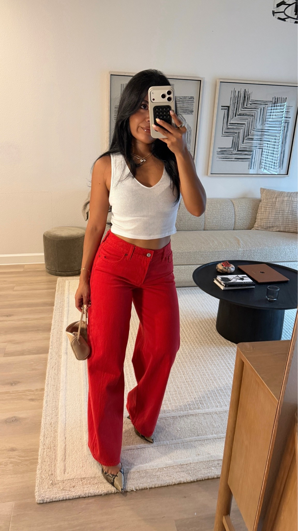 Easy summer dinner fit! Size 26 red denim and my tank is a XS!! Gonna be a summer staple