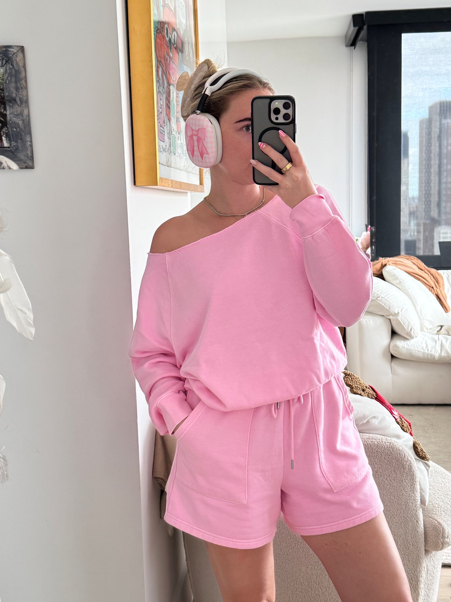 Cozy pink sweat suit 🩷🌸 

#LTKFindsUnder50 #LTKTravel #LTKActive