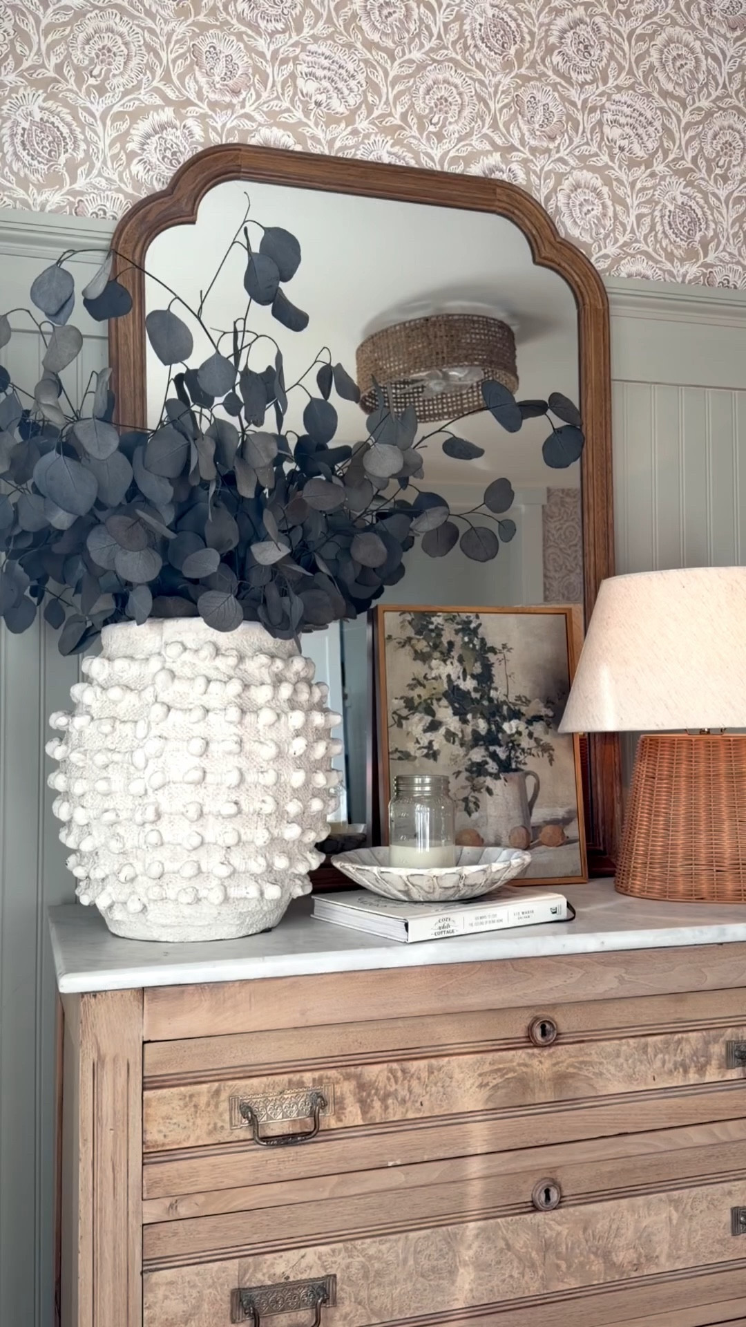 The mudroom got an upgrade over the past couple weeks and it’s so cozy! 



#LTKSeasonal #LTKvlog #LTKHome