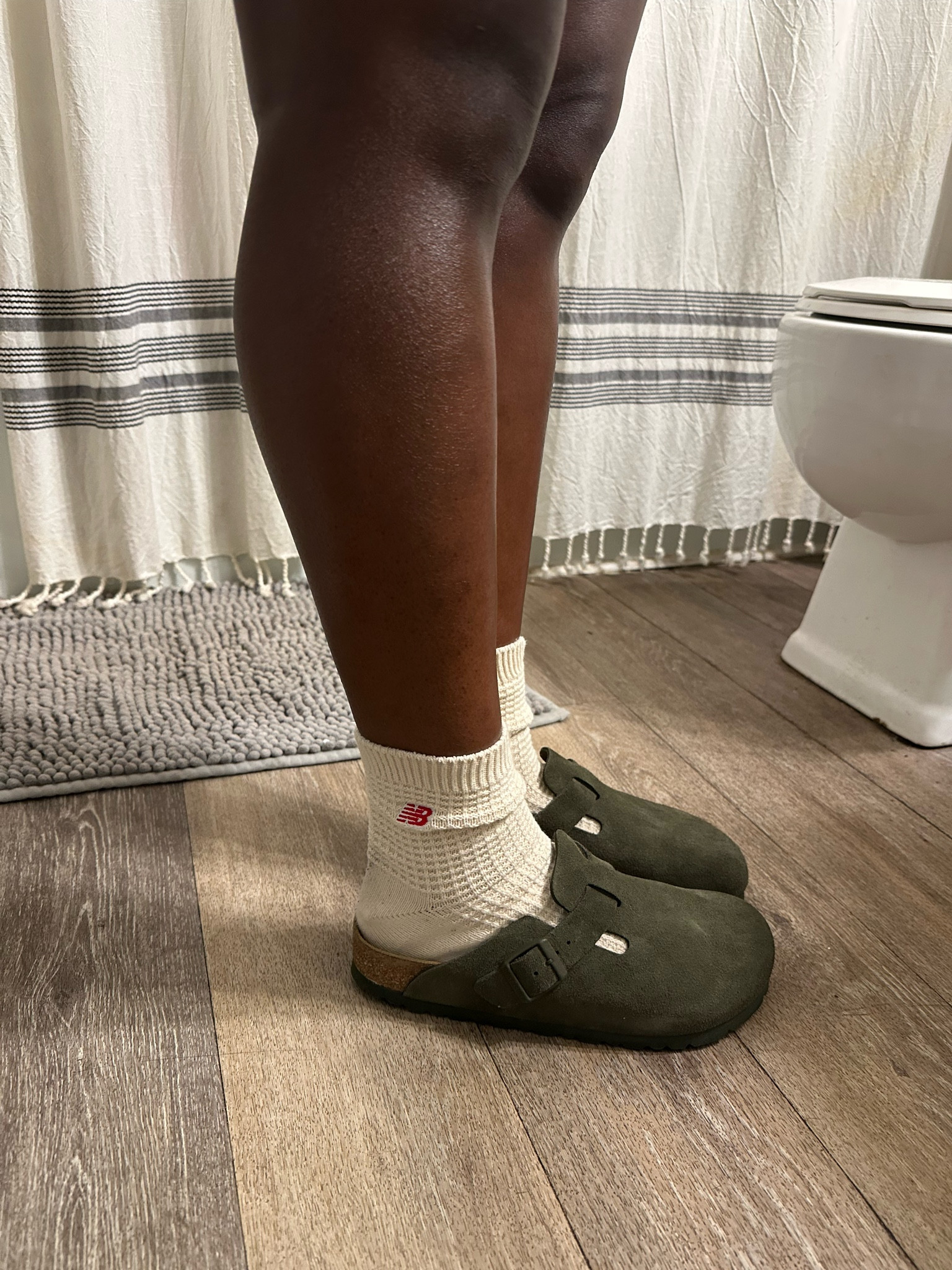 Comfy clogs perfect for transitioning to spring weather . 

#LTKootd #LTKSeasonal #LTKMothersDay