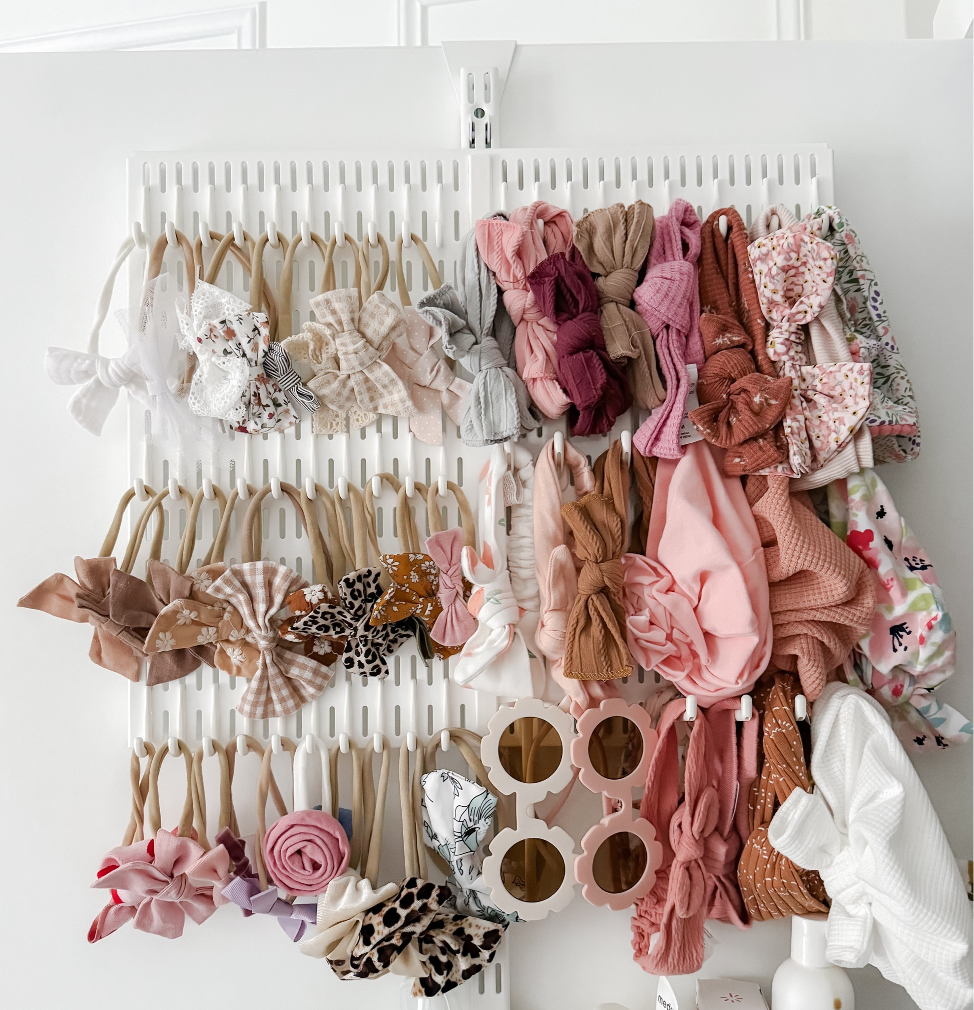 The cutest way to store all Ella’s little accessories!!!!

Baby girl hair bows // nursery storage ideas // baby organization // baby girl sunglasses // baby girl organizer // neutral nursery // baby girl nursery // toddler girls room // baby room ideas // baby headbands 

#LTKkids #LTKbump #LTKbaby