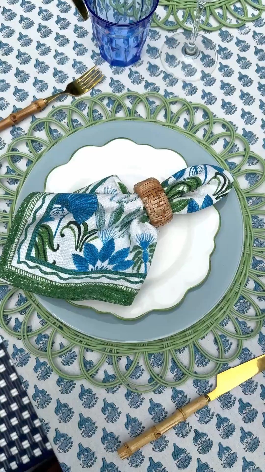 Create a chic, layered table that makes a statement!

Hosting finds, hosting essentials, dining essentials, dining room, hosting favorites