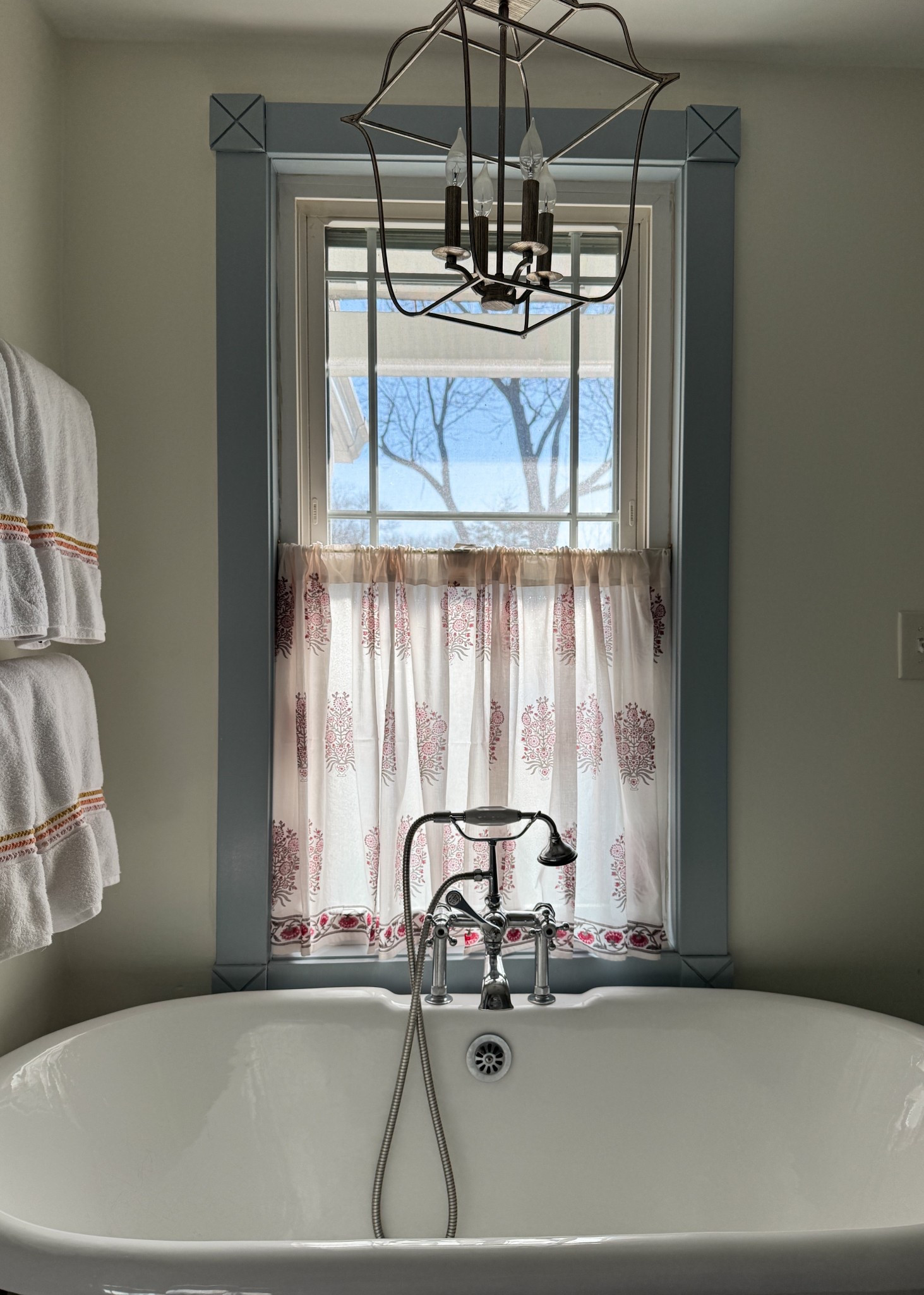 I cannot stress enough the difference these little cafe curtains made in our bathroom! Added so much character to the room & still lets in all that natural light! 

#LTKSaleAlert #LTKFindsUnder100 #LTKHome