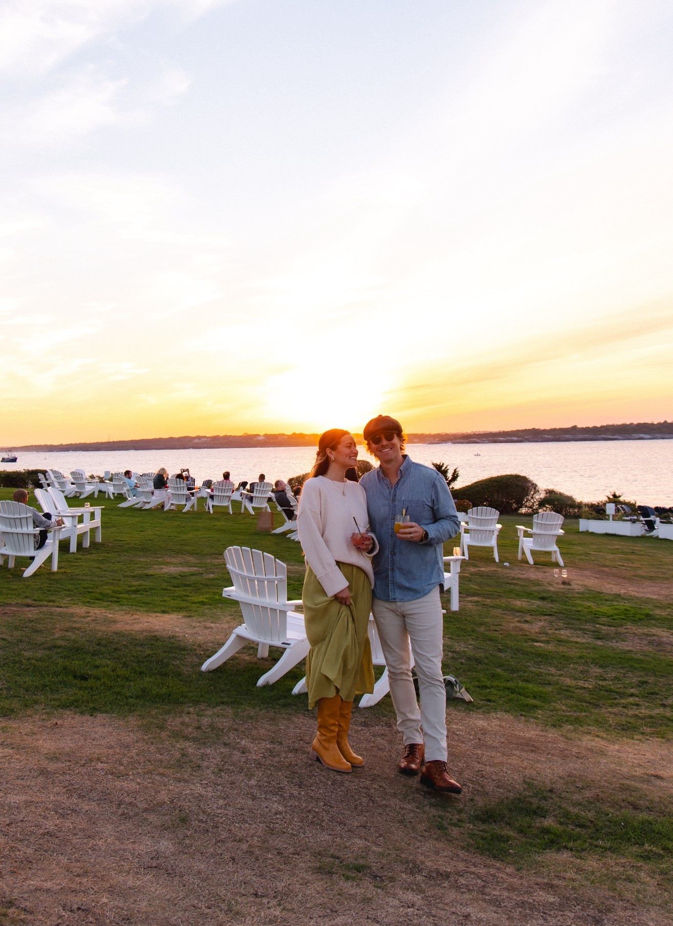 the perfect layers for the holidays ✨ I use this sweater (comes in SO many colors!) to layer over my maxi dresses - this one I’m wearing isn’t available so I linked some similar maxi skirt options that would be so cute 💚

#LTKHoliday #LTKFindsUnder50 #LTKGiftGuide