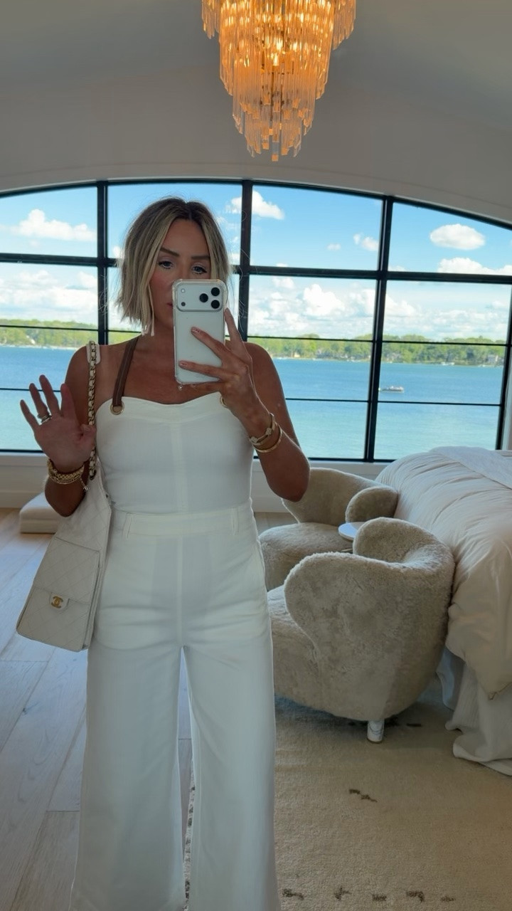 This jumpsuit is 🔥🔥🔥 I’m in a 4 tall use my code ABBY20 for 20% off