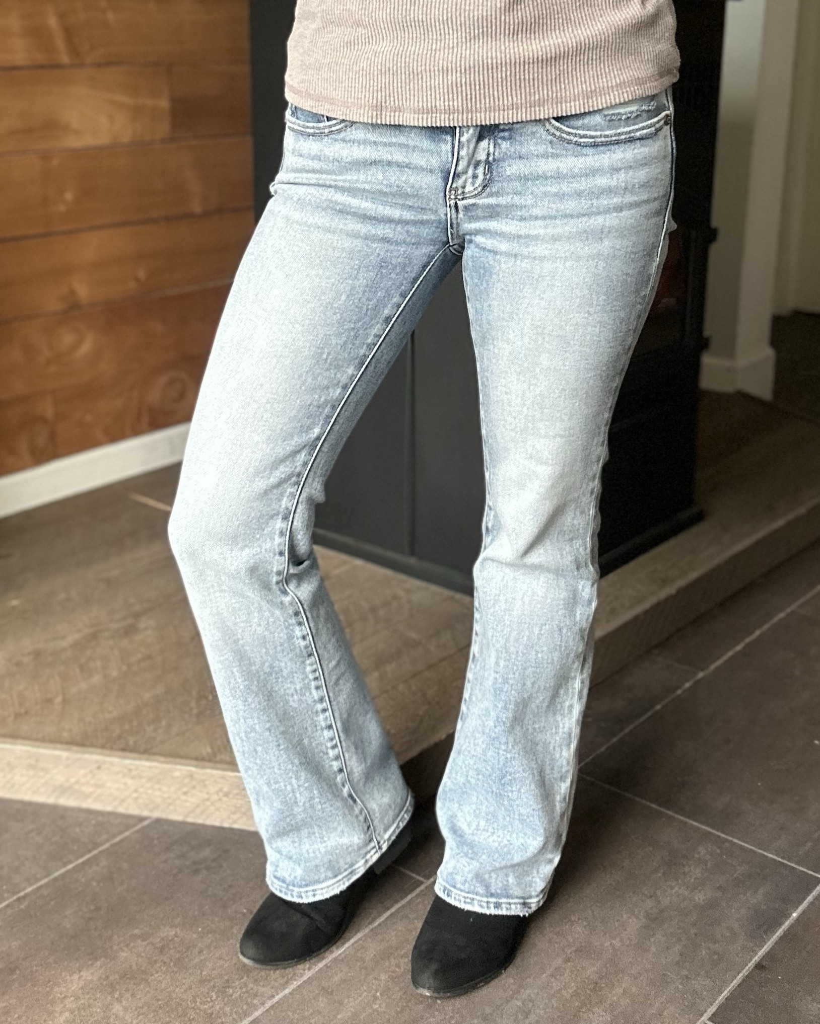My new FAVORITE bootcut jeans!!!! 
🤩🤩🤩🤩 these have become my ‘everyday’ jean 😅
I plan to get another pair.. same style but a shade darker! 
Love them so much♥️
Super stretch! Perfect fit! 
#buckle #jeans #bucklejeans #womensjeans #bootcut #bootcutjeans #stretch #perfectfit #stretchjeans #newfavorite #everydayjean #like #comment #save #share #follow 

#LTKFindsUnder100