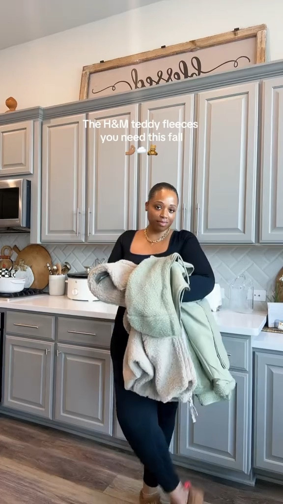 Size small in both jackets 
Fleece jackets 
Teddy jackets 
Teddy fleece jackets 
Fall jackets 
Fall outfits 


Follow my shop @styledbylynnai on the @shop.LTK app to shop this post and get my exclusive app-only content!

#liketkit 
@shop.ltk
https://liketk.it/4j8mt

Follow my shop @styledbylynnai on the @shop.LTK app to shop this post and get my exclusive app-only content!

#liketkit 
@shop.ltk
https://liketk.it/4jhde

Follow my shop @styledbylynnai on the @shop.LTK app to shop this post and get my exclusive app-only content!

#liketkit 
@shop.ltk
https://liketk.it/4jinm

Follow my shop @styledbylynnai on the @shop.LTK app to shop this post and get my exclusive app-only content!

#liketkit #LTKfindsunder100 #LTKmidsize #LTKstyletip
@shop.ltk
https://liketk.it/4jA7w